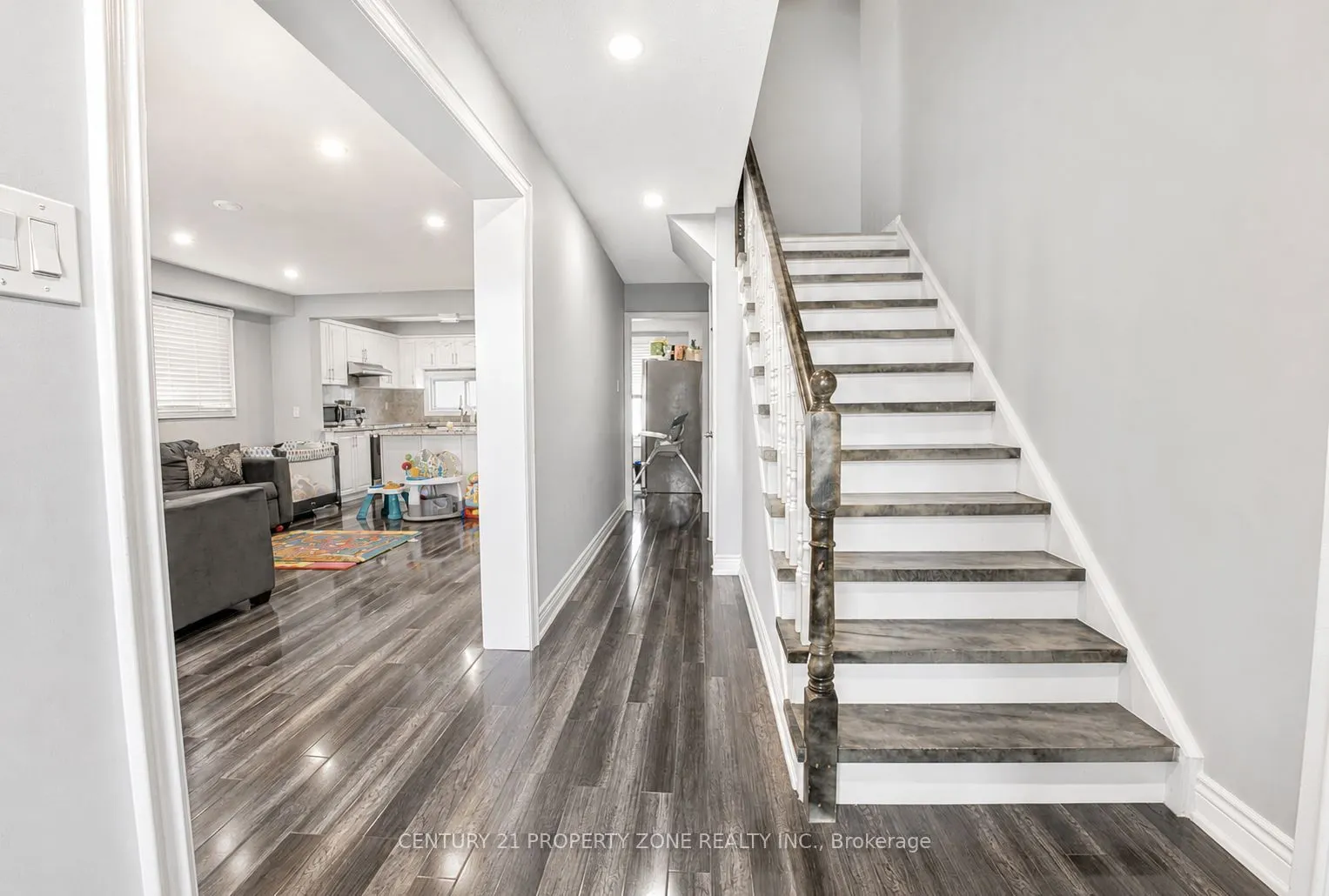 7652 Roselle Crescent