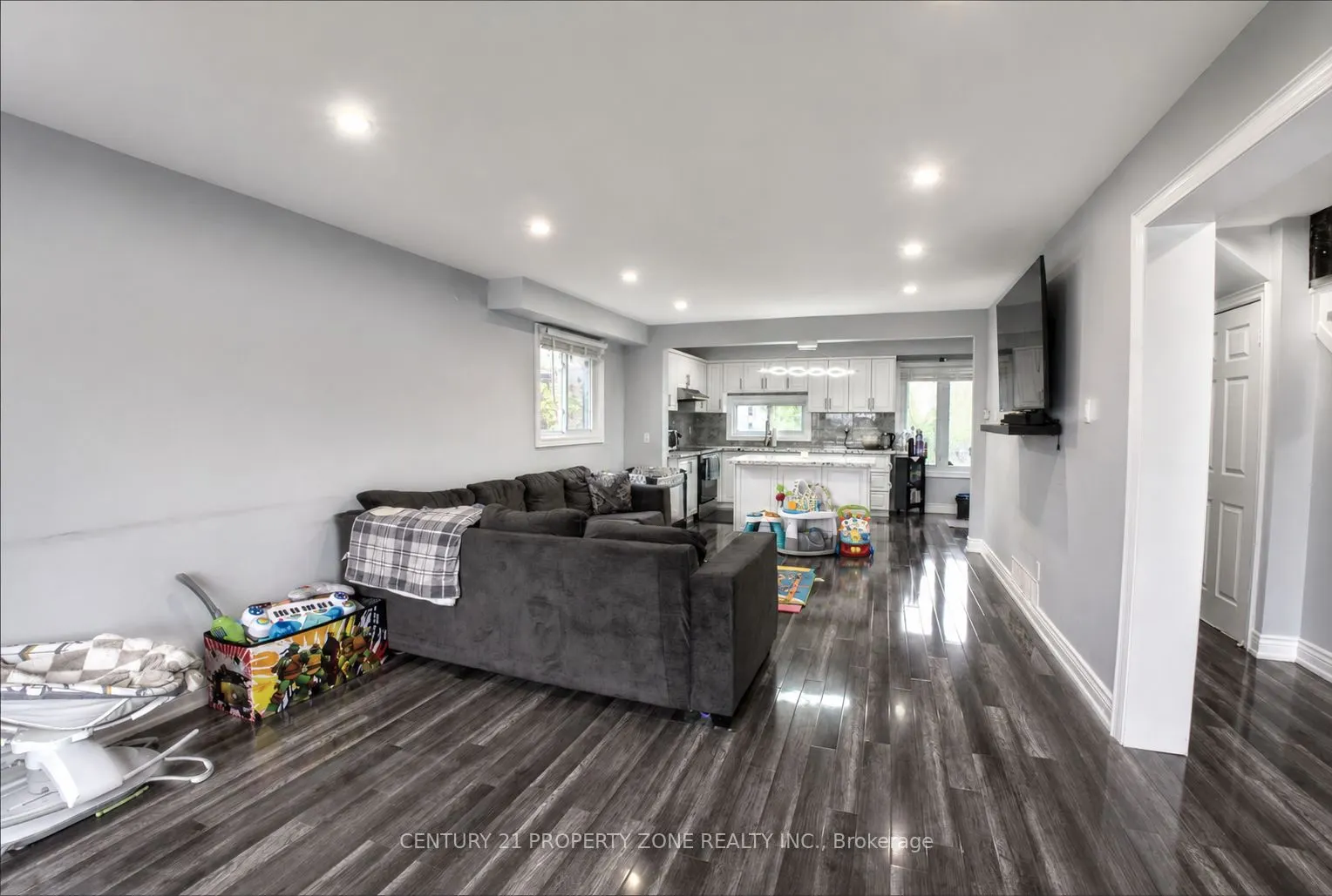 7652 Roselle Crescent