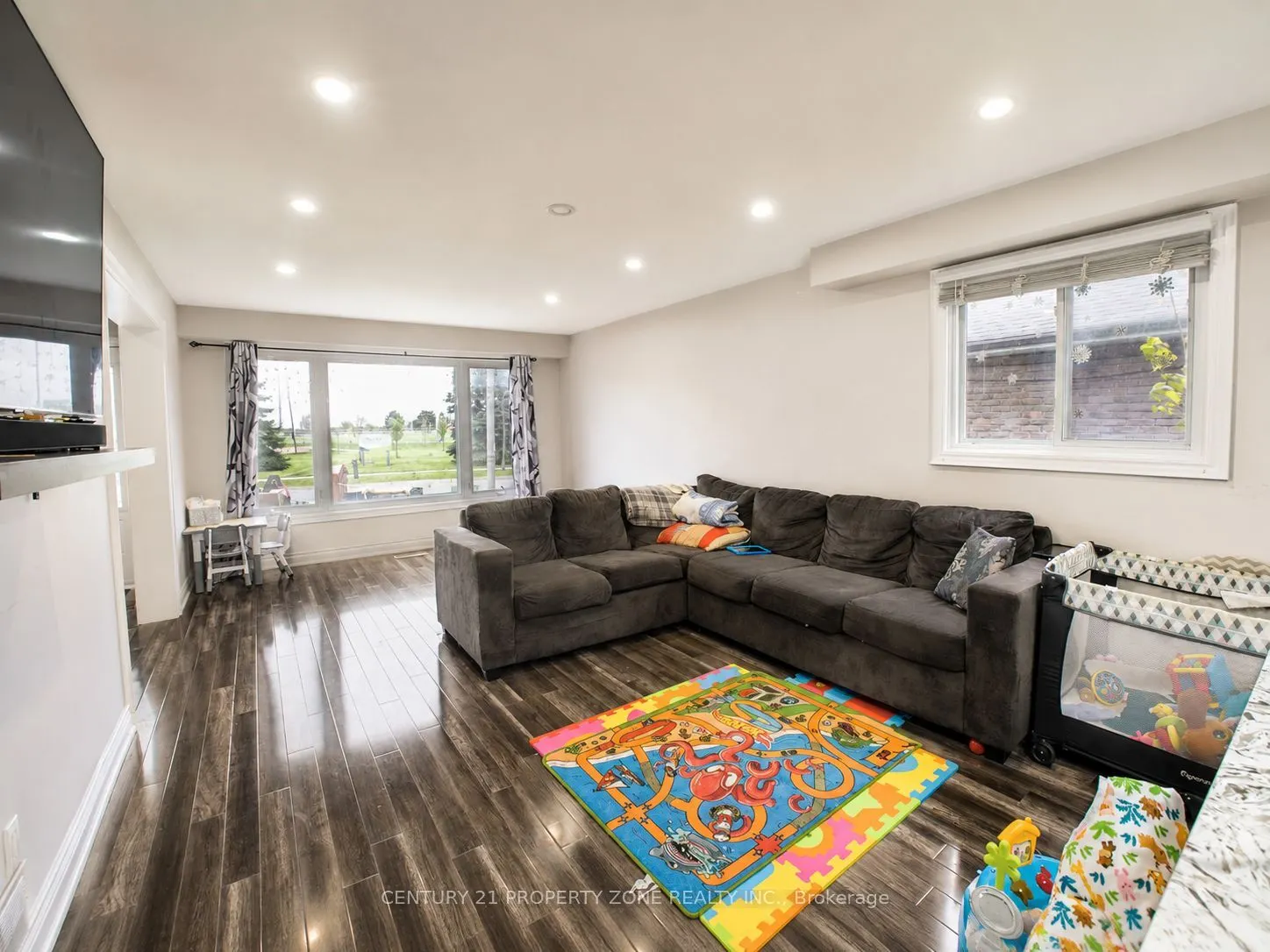 7652 Roselle Crescent