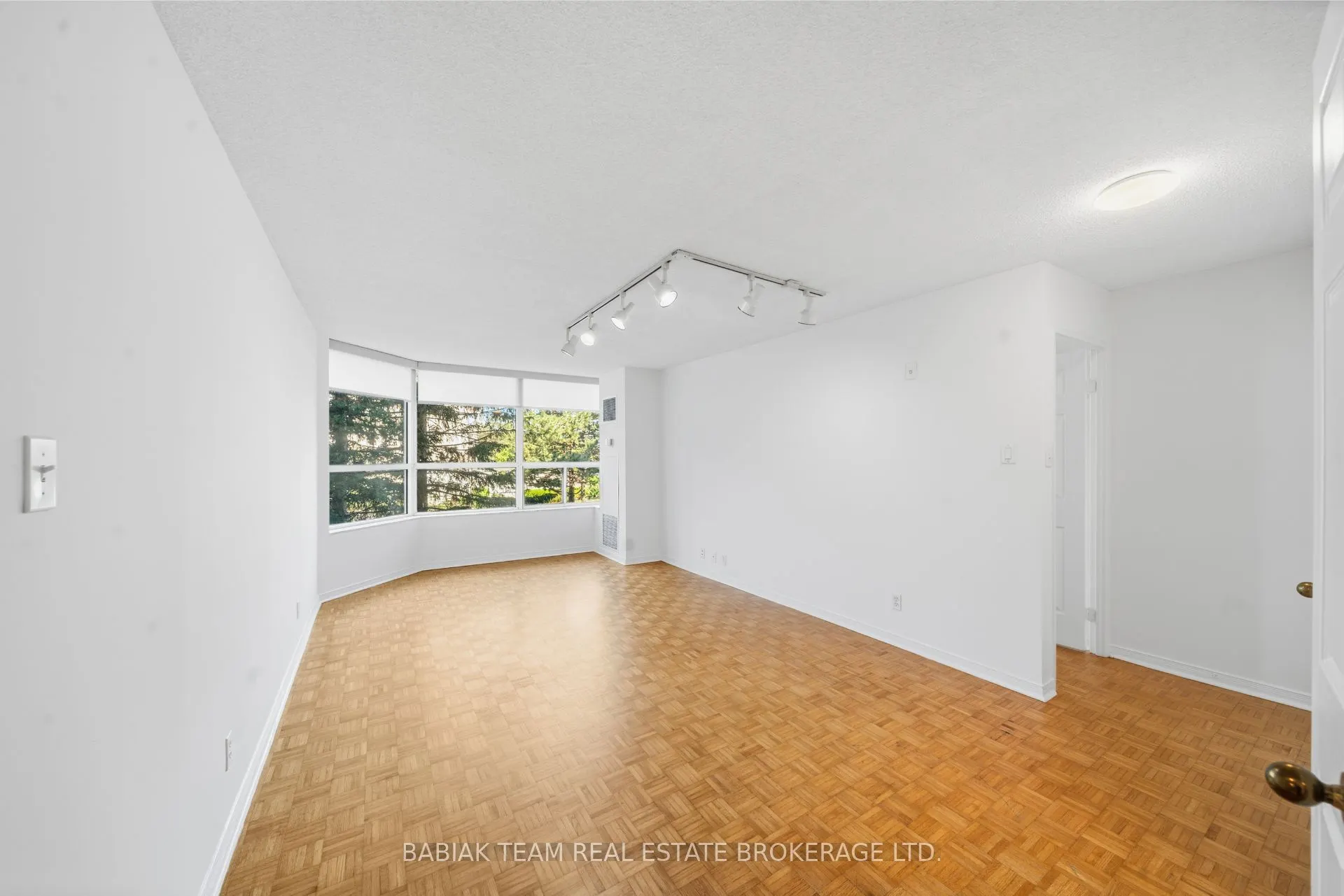 6 Humberline Drive #202