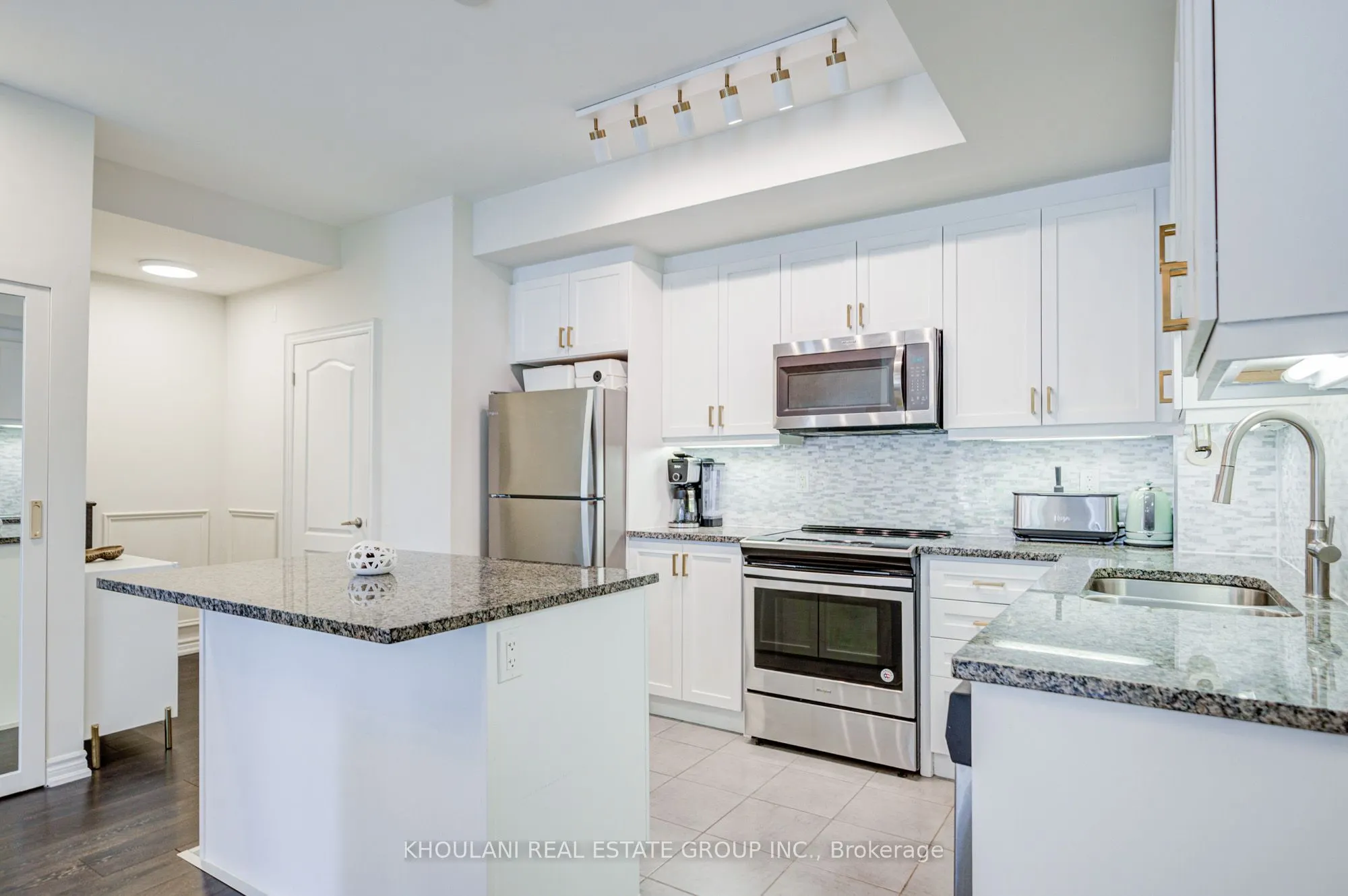 11 Applewood Lane #240