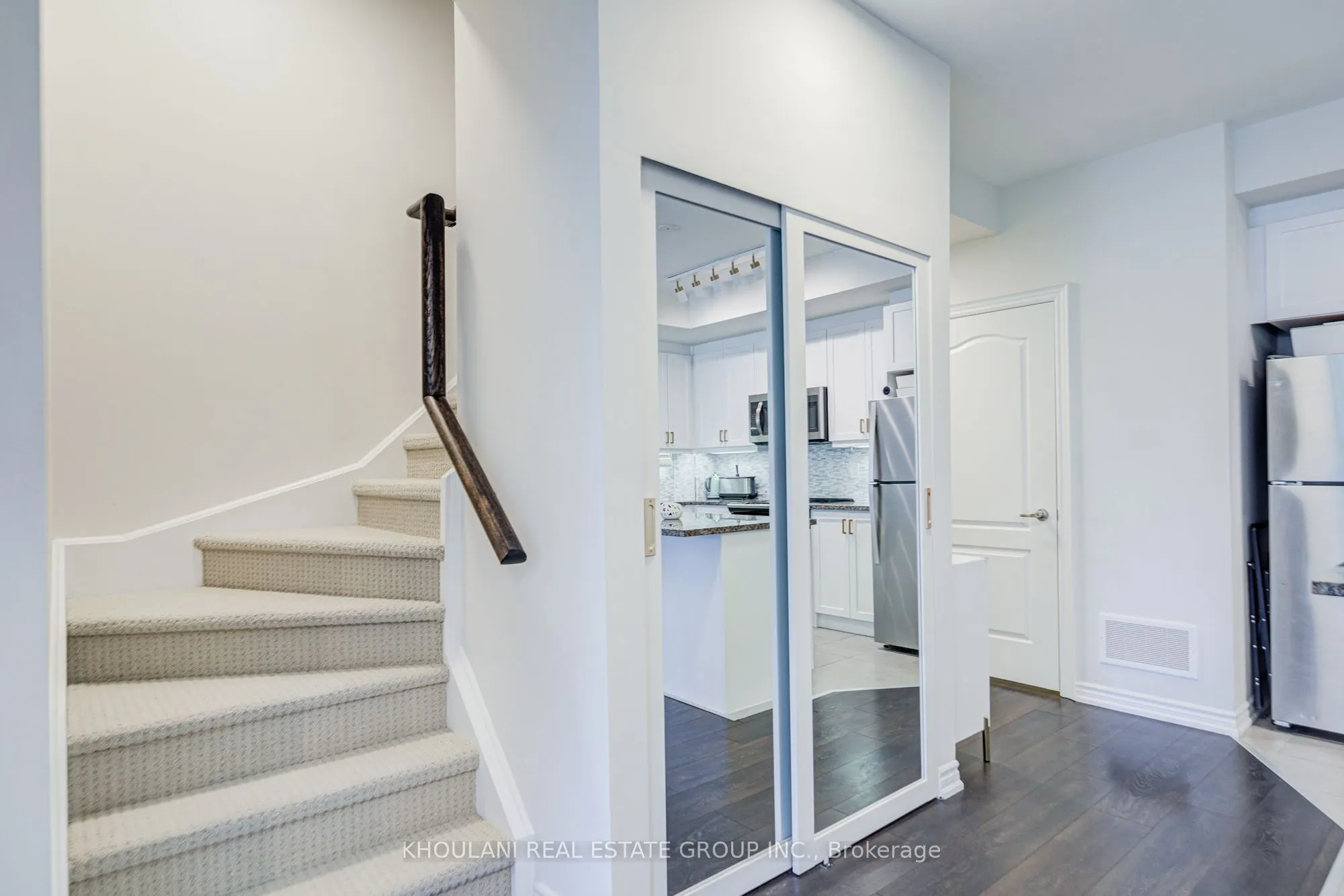 11 Applewood Lane #240