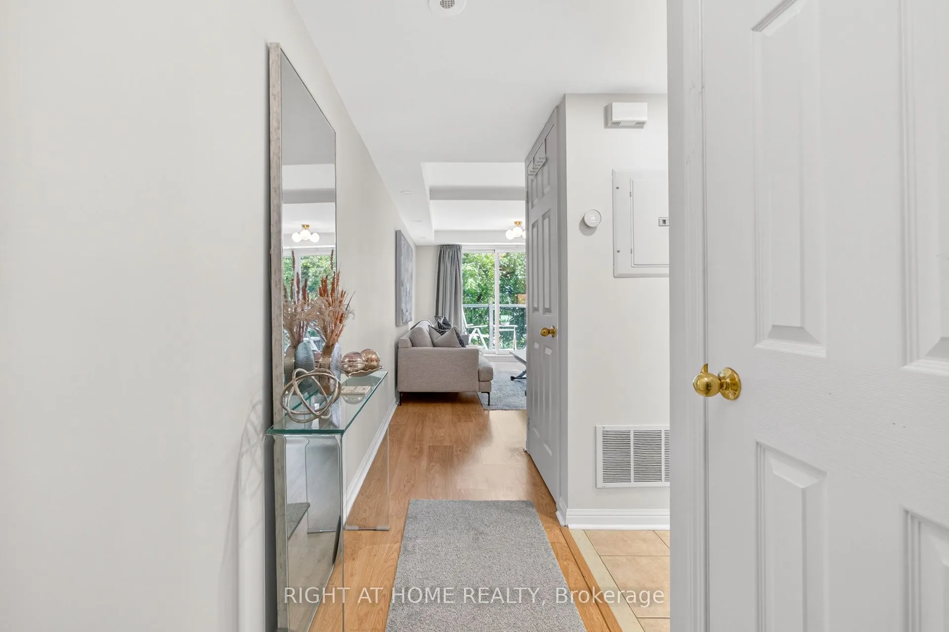 105 George Appleton Way #2151