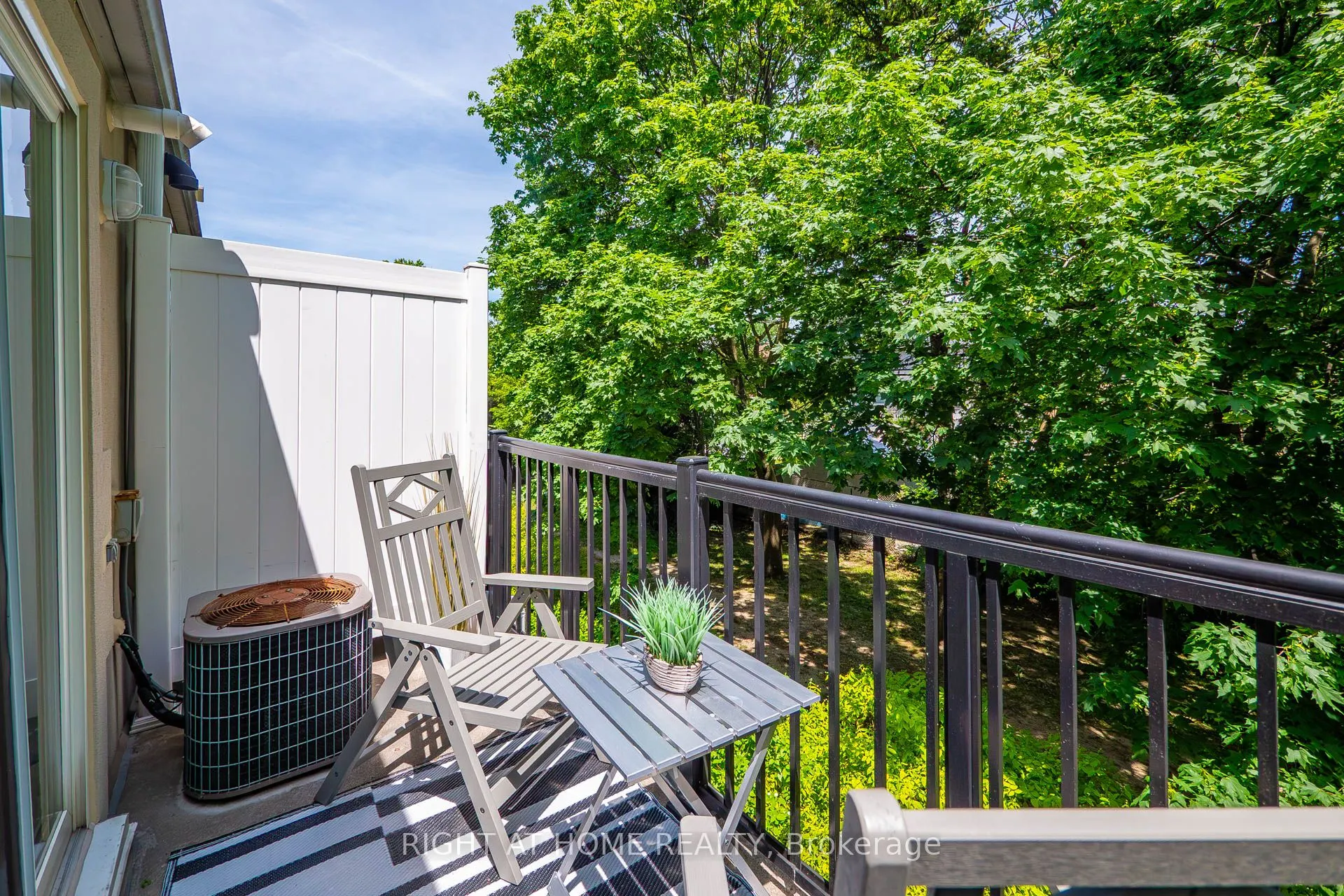 105 George Appleton Way #2151