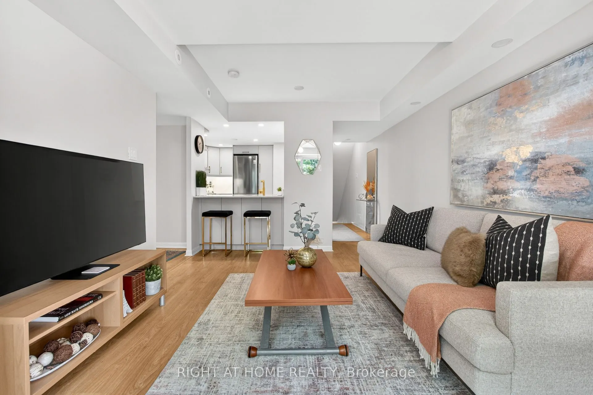 105 George Appleton Way #2151