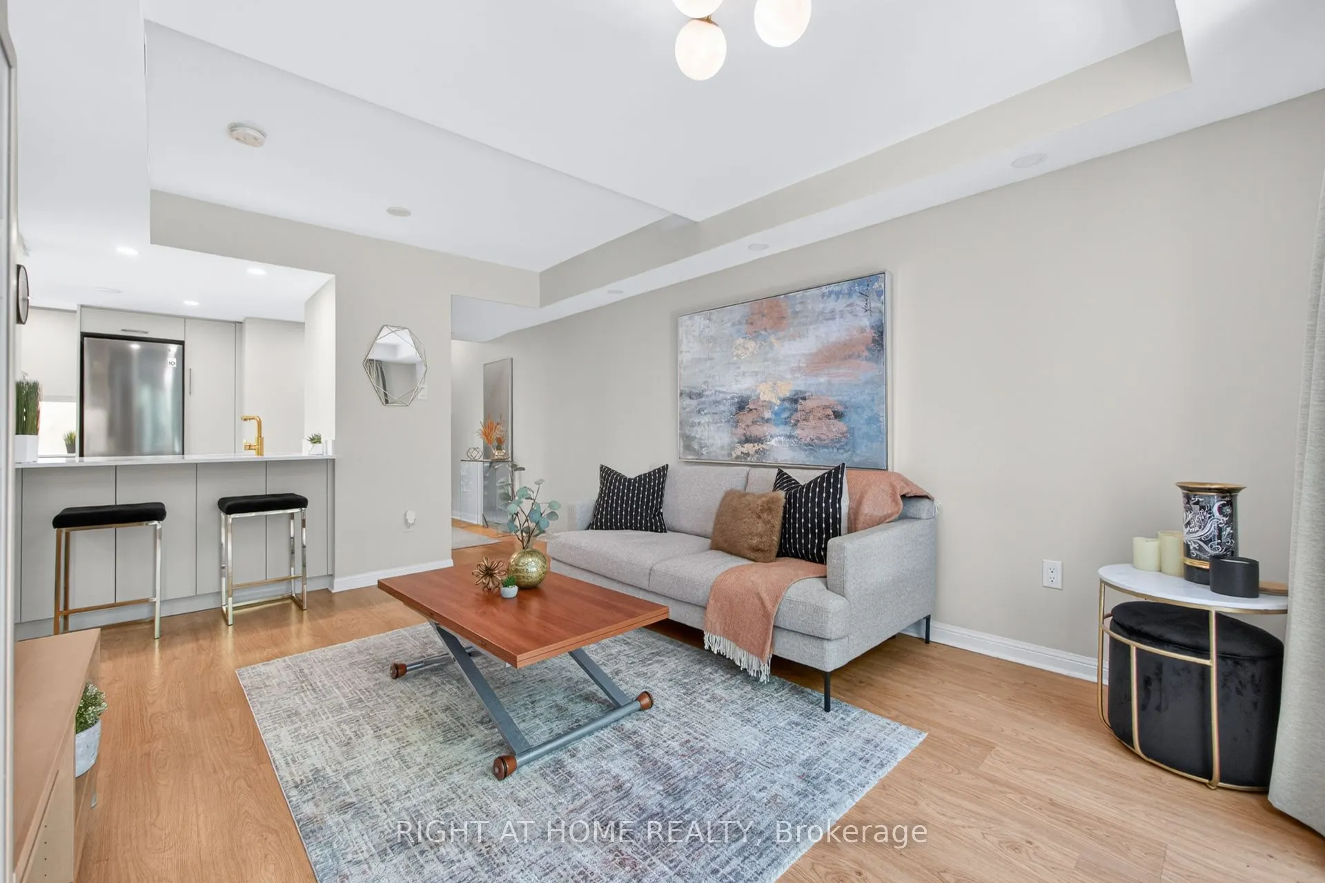 105 George Appleton Way #2151