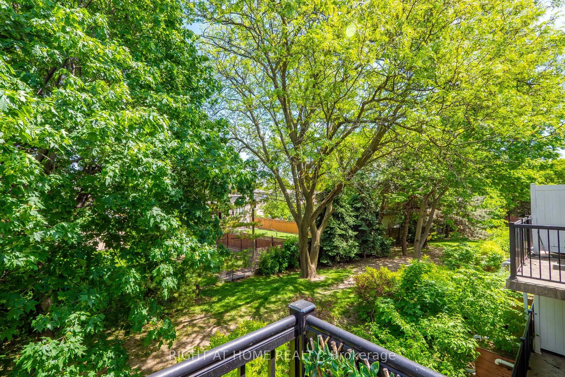 105 George Appleton Way #2151