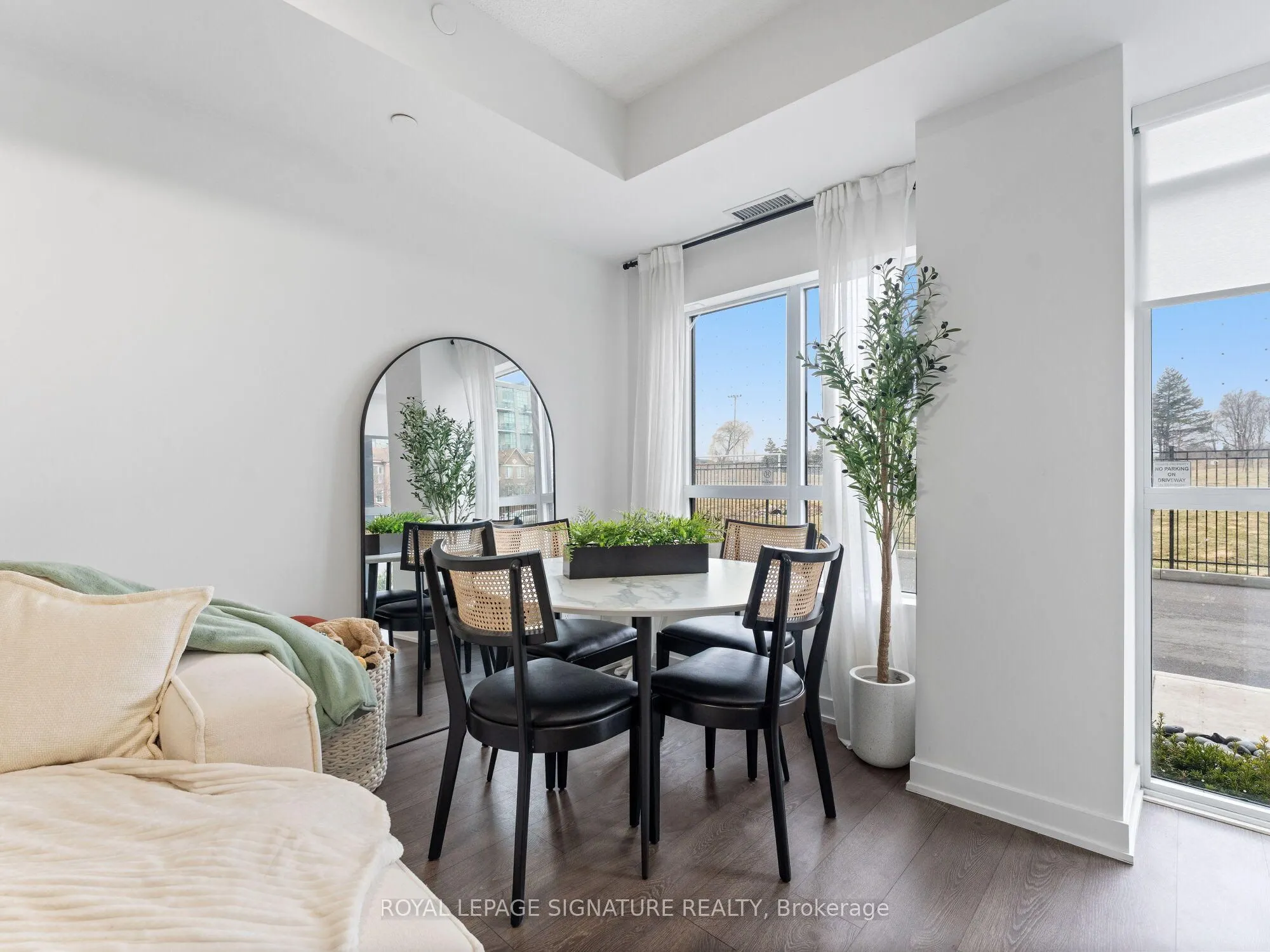 251 Manitoba Street S #132
