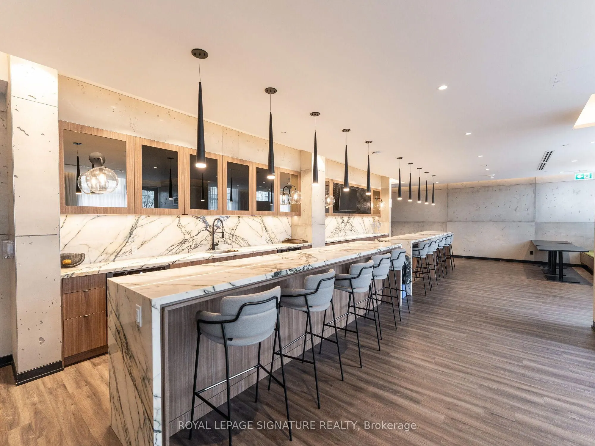 251 Manitoba Street S #132
