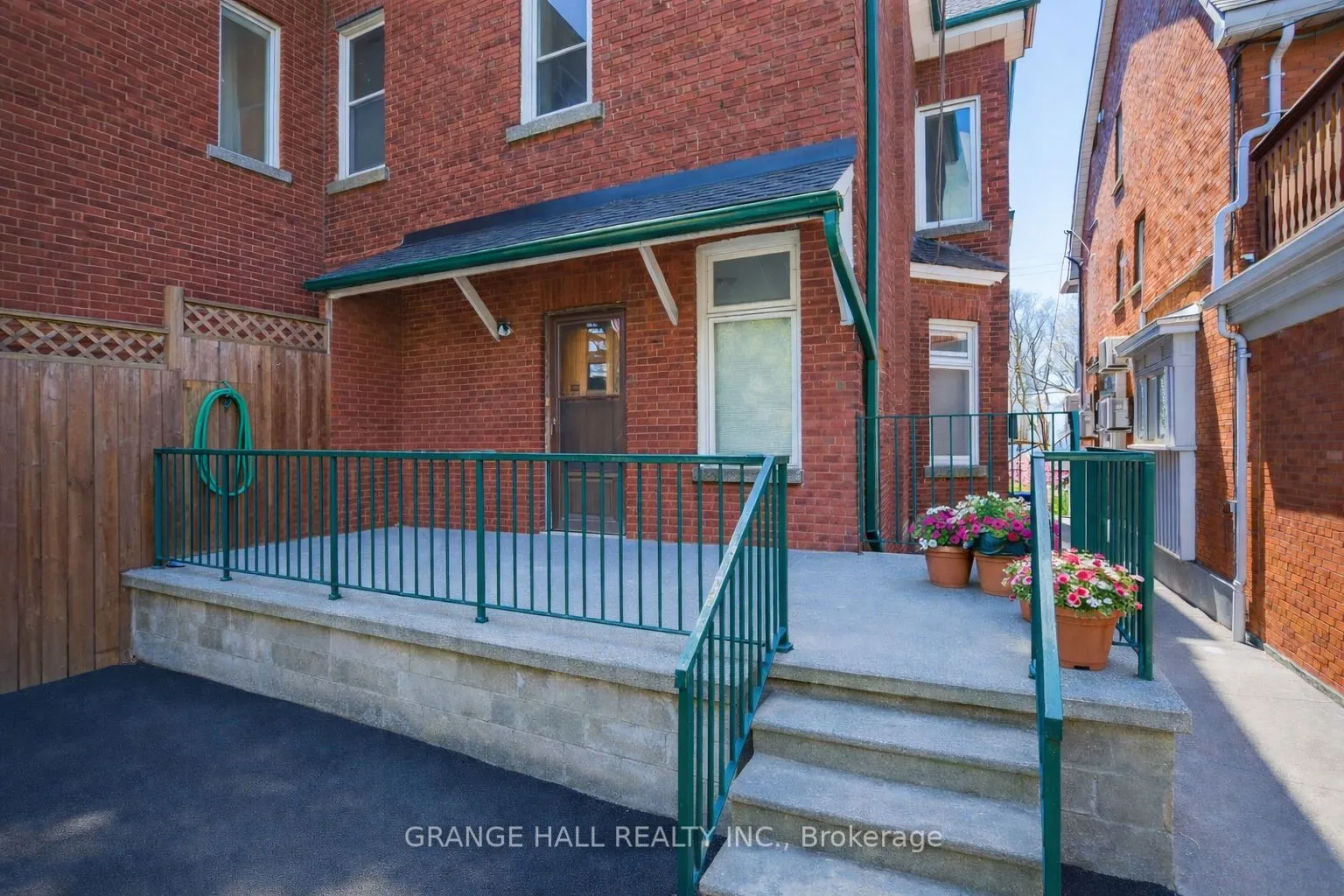 1544 King Street W