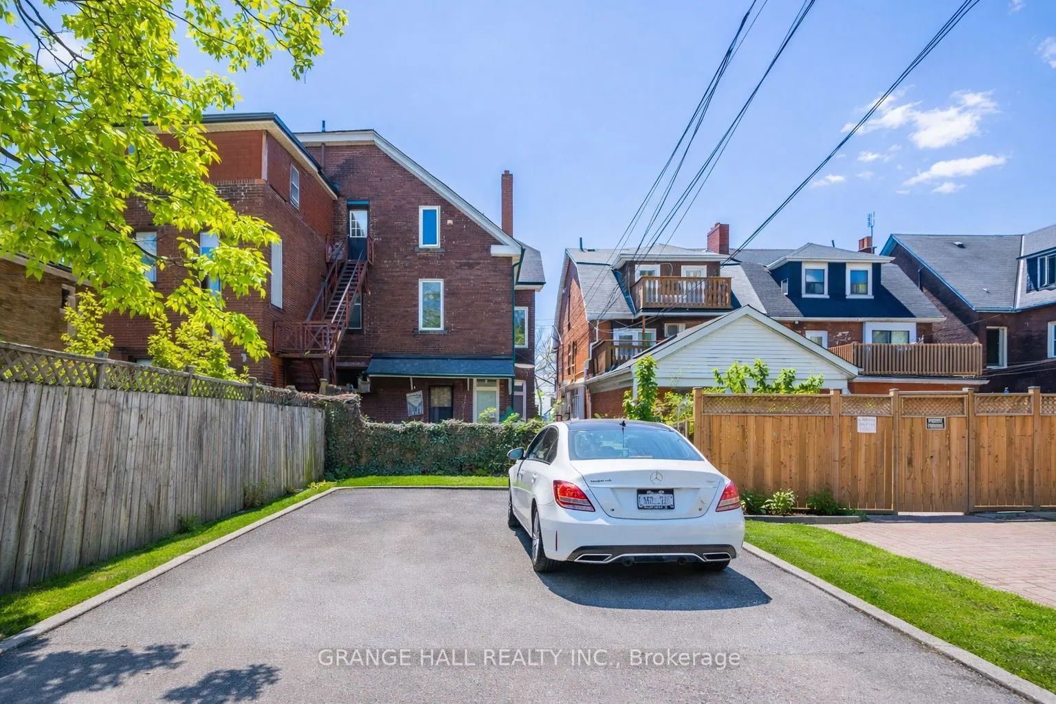 1544 King Street W
