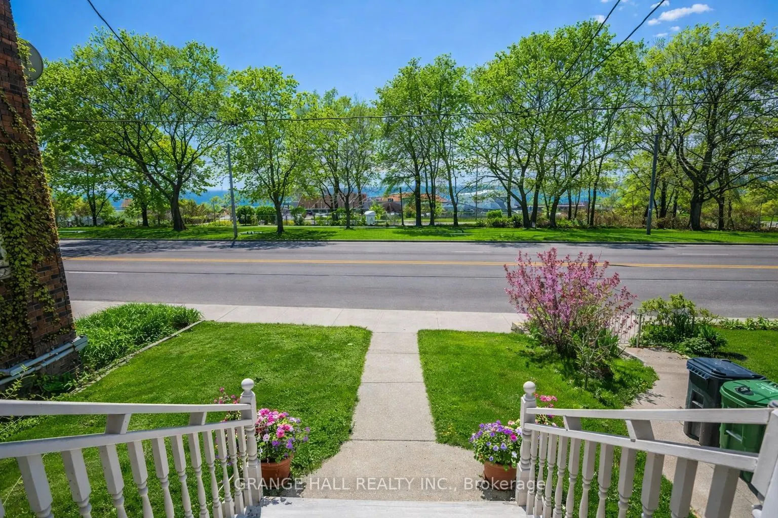 1544 King Street W