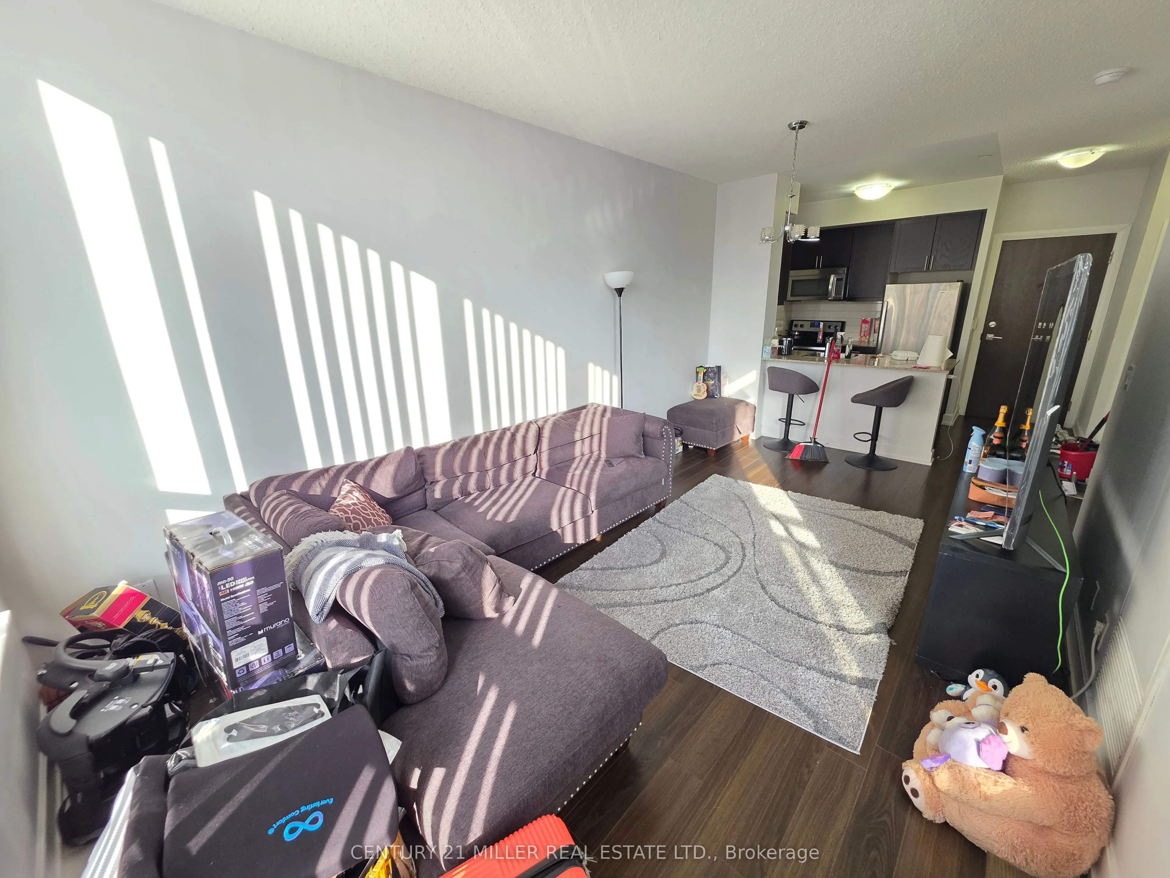 6 Eva Road #111