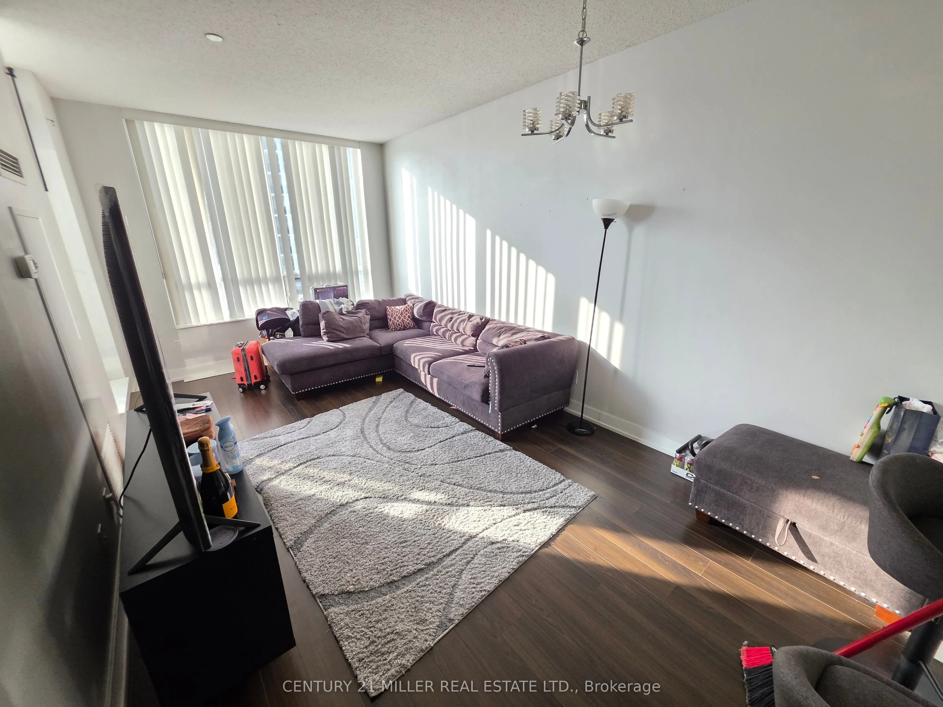 6 Eva Road #111