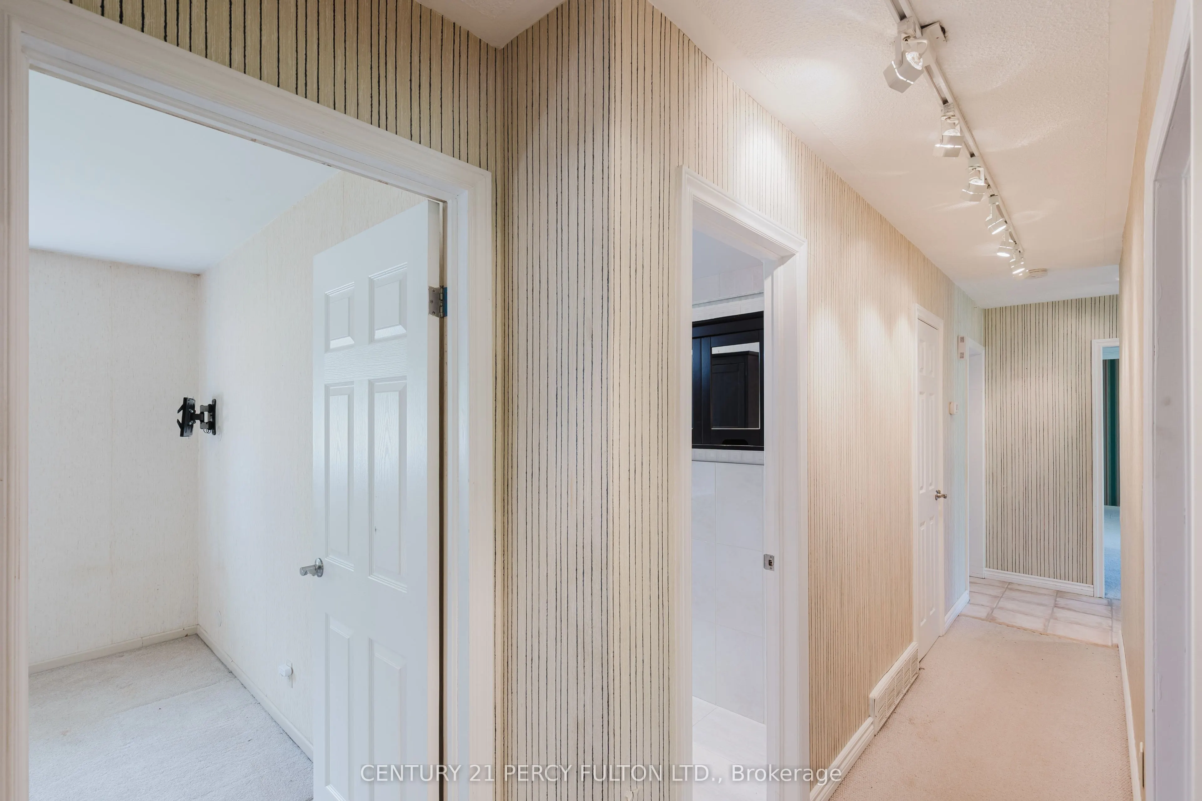 10208 Tenth Line