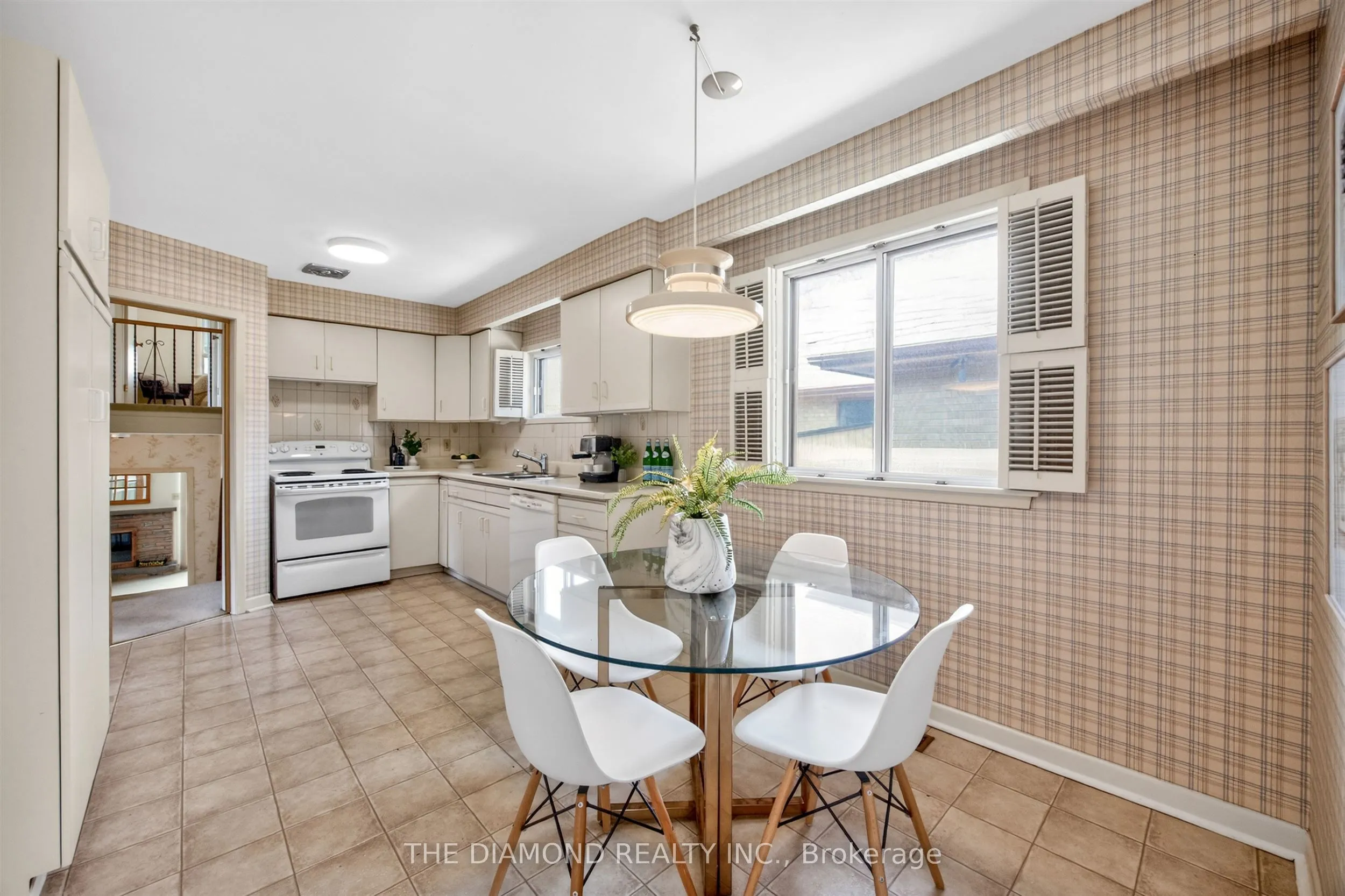 11 Swordbill Drive