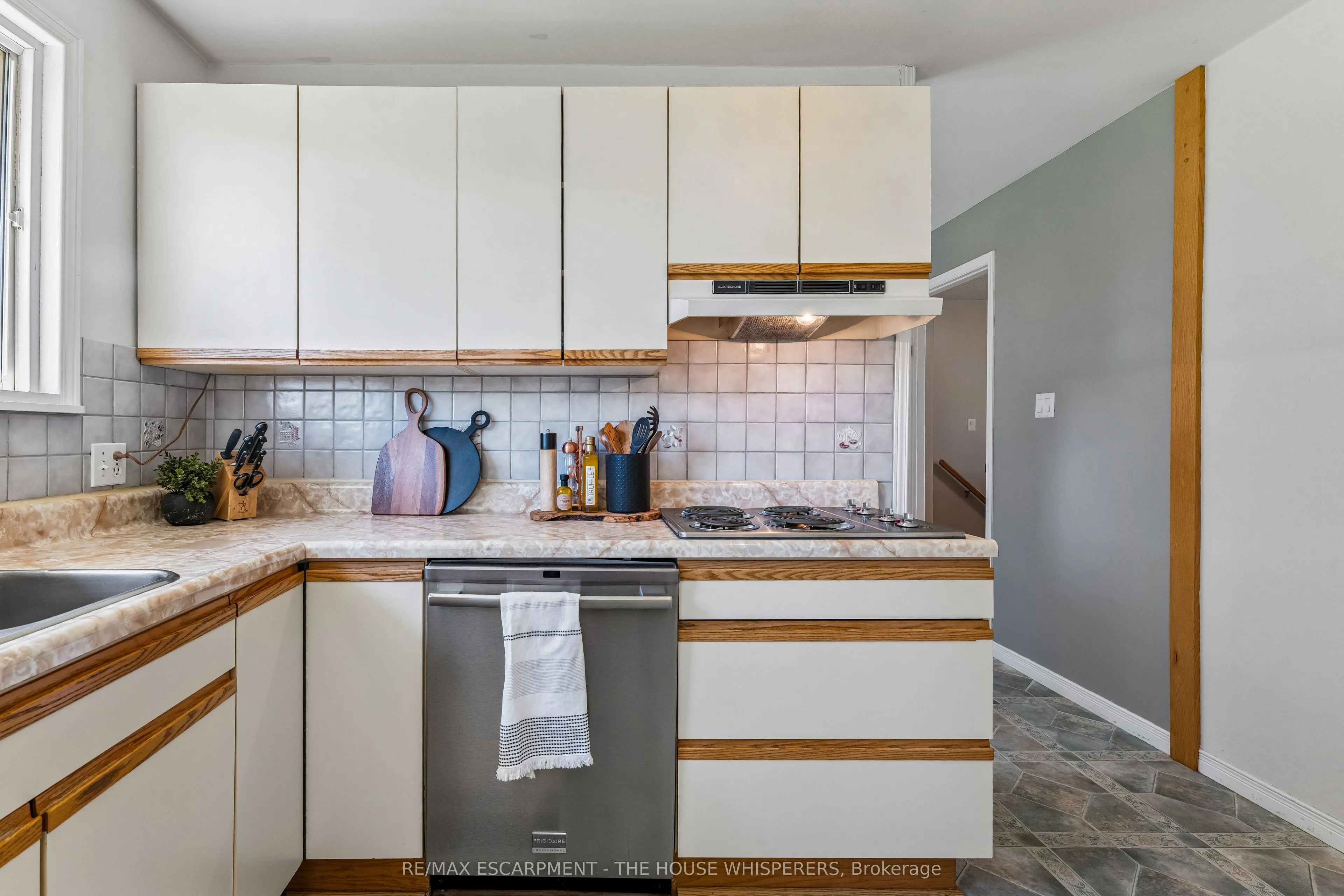 1250 Arkell Road