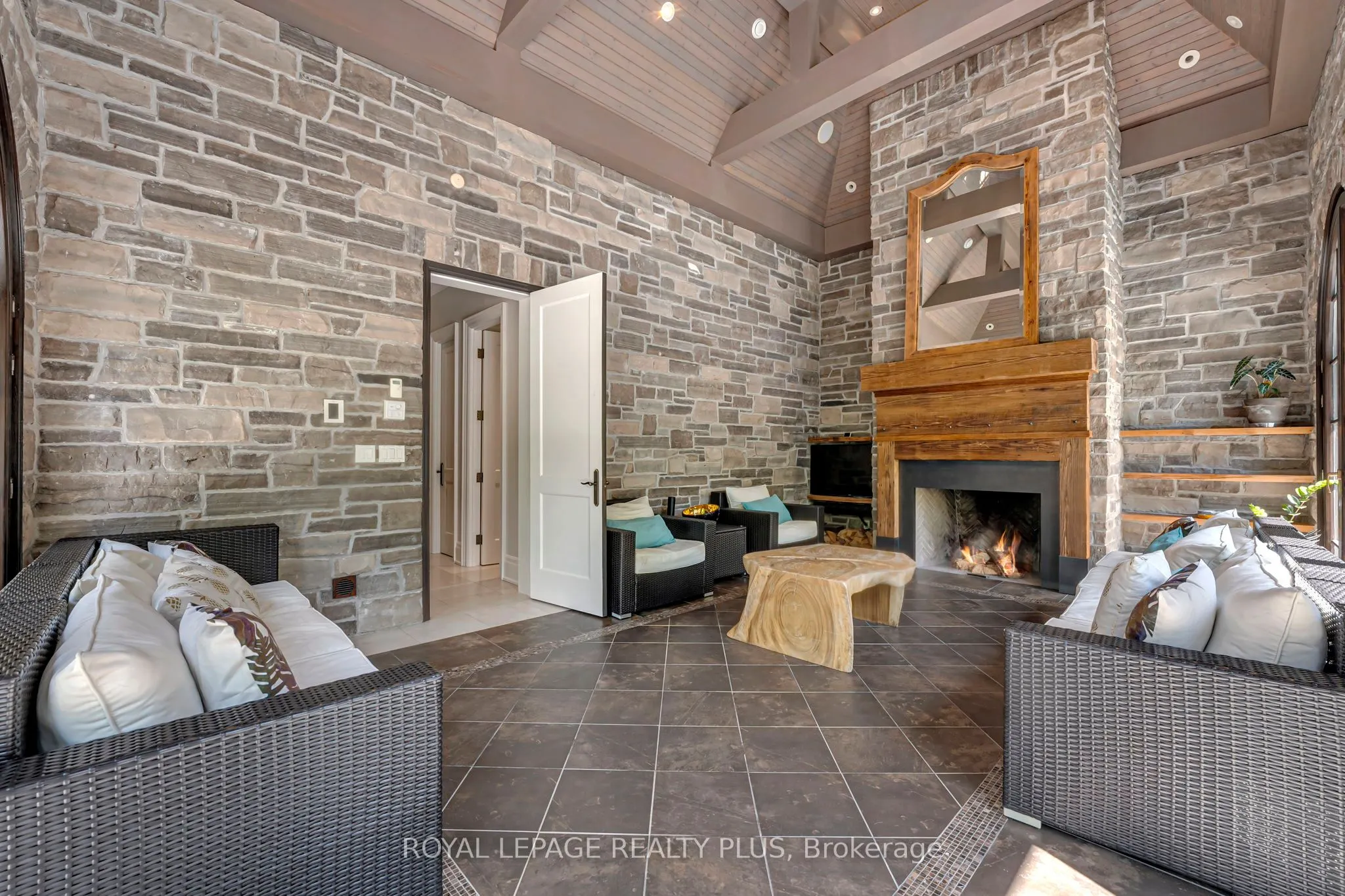 1476 Carmen Drive