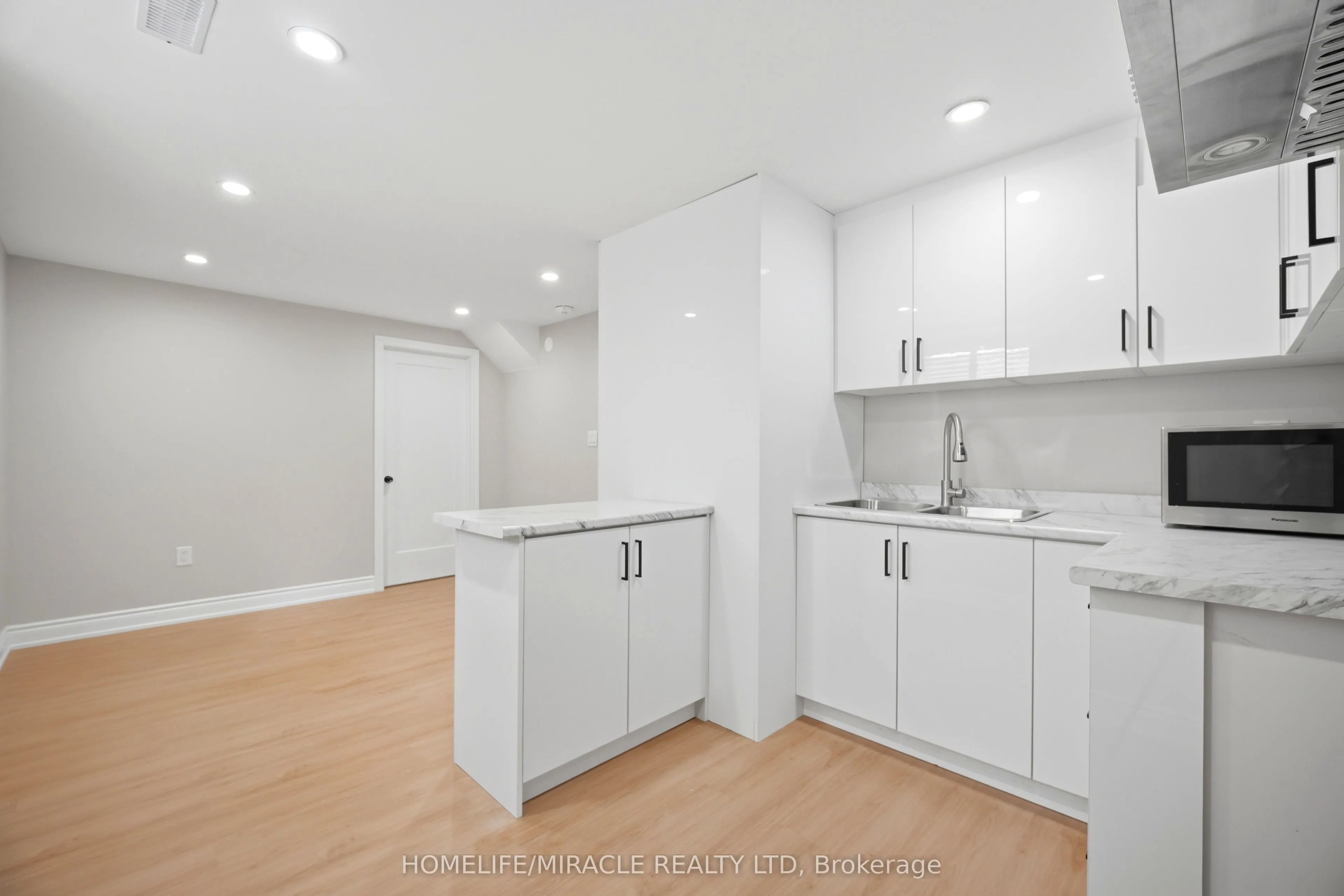 96 Bonham Boulevard