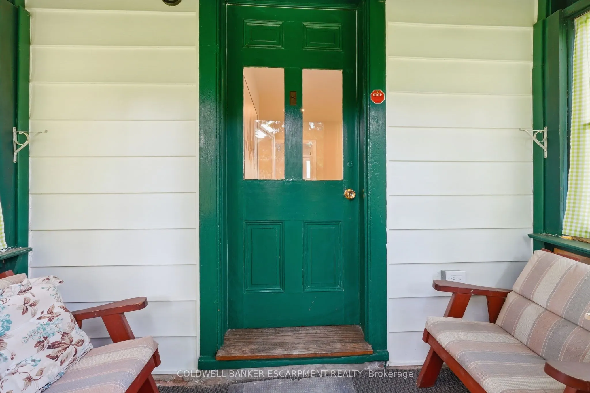 76 Main Street N