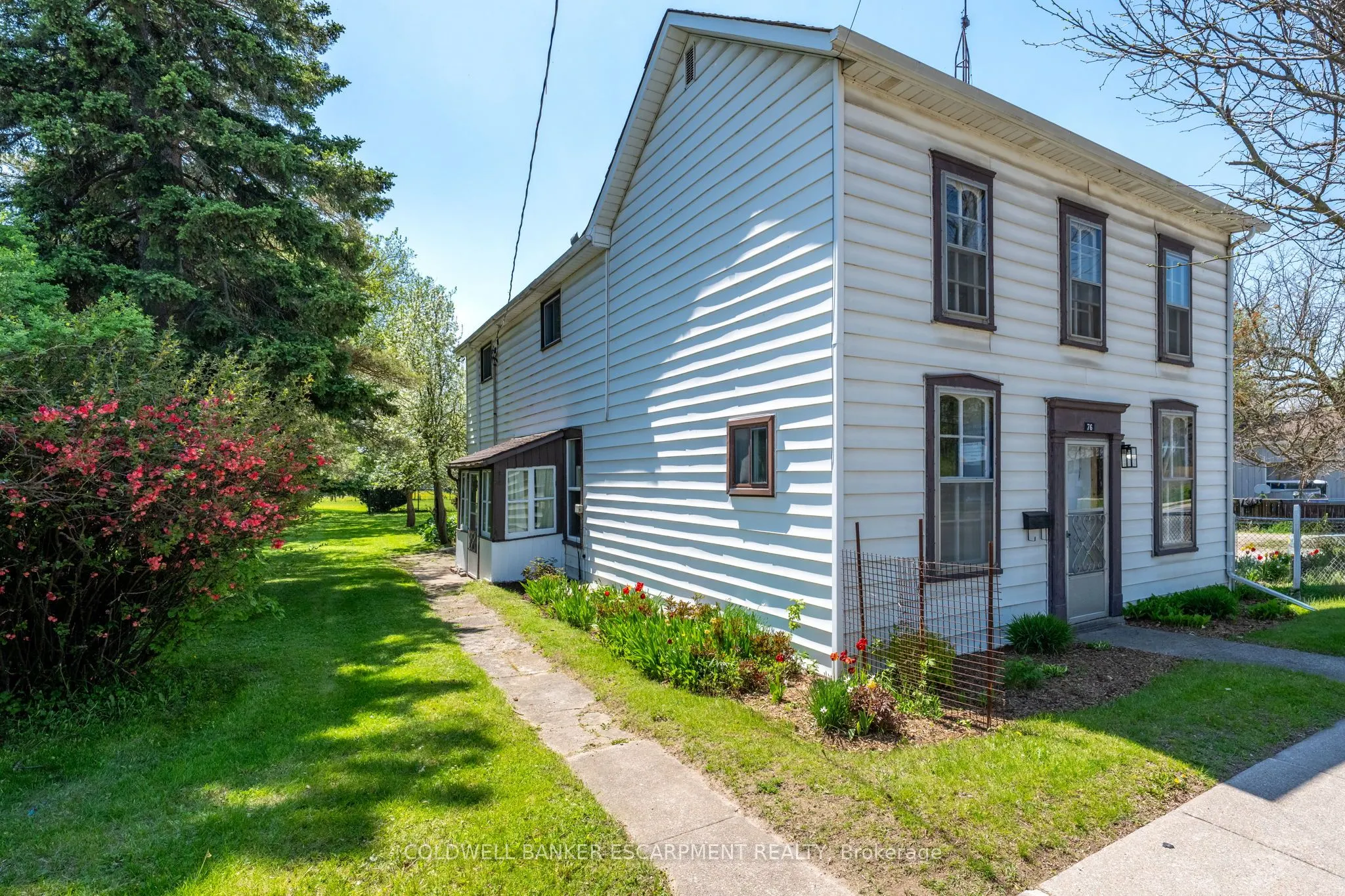 76 Main Street N