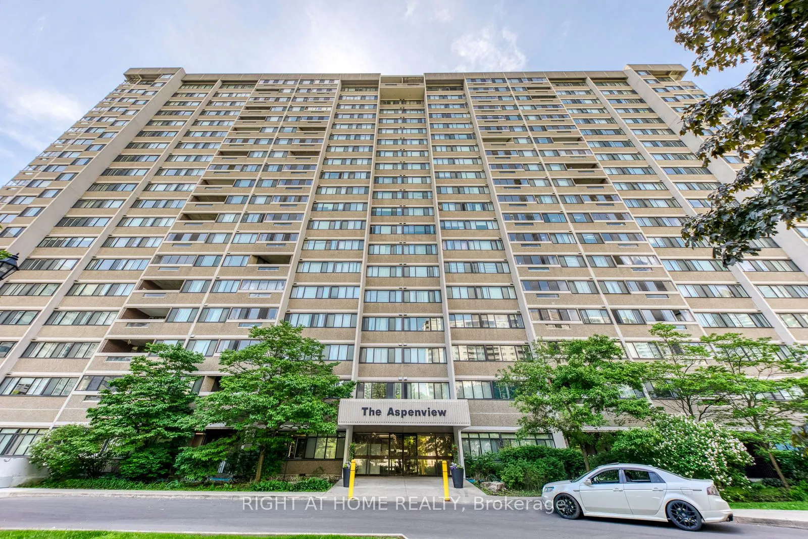 50 Elm Drive E #607