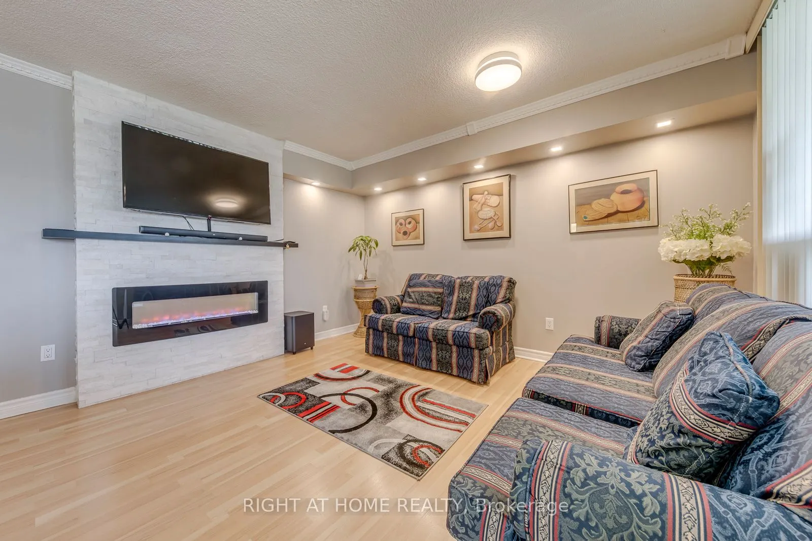 50 Elm Drive E #607