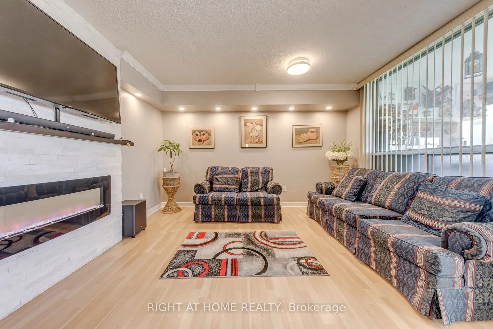 50 Elm Drive E #607