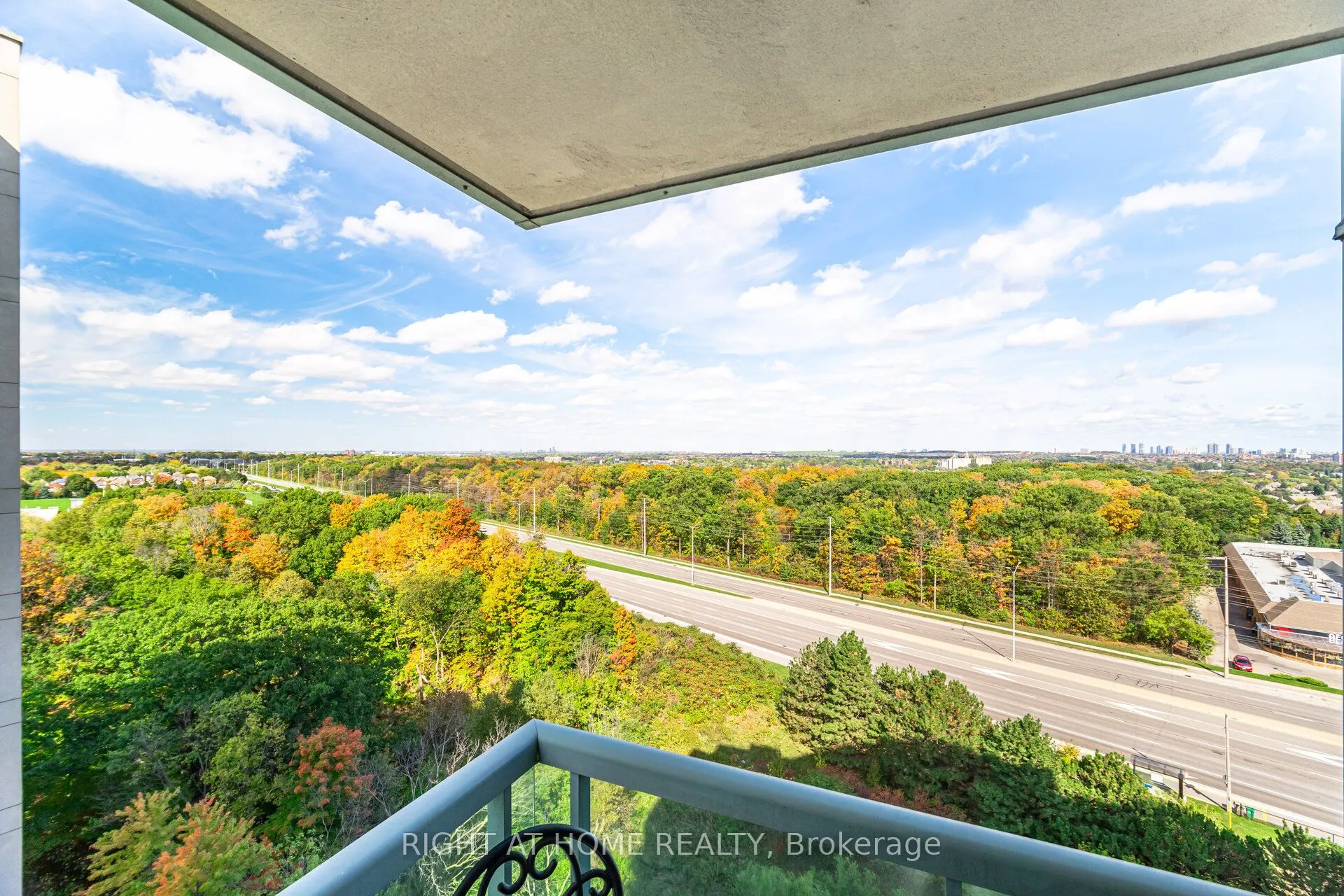 2545 Erin Centre Boulevard #1211