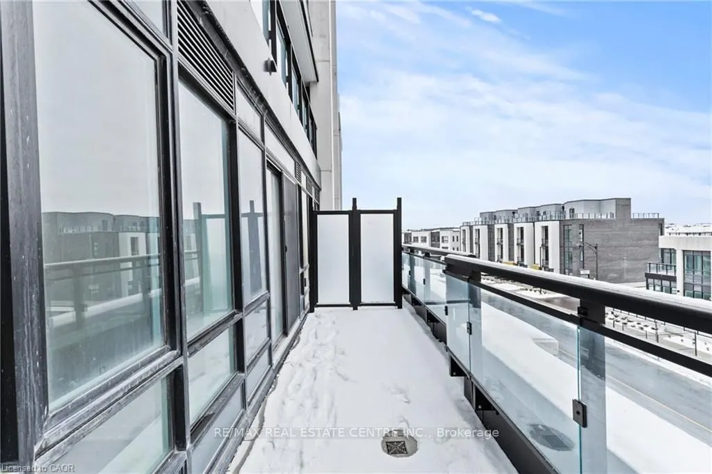 405 Dundas Street W #316