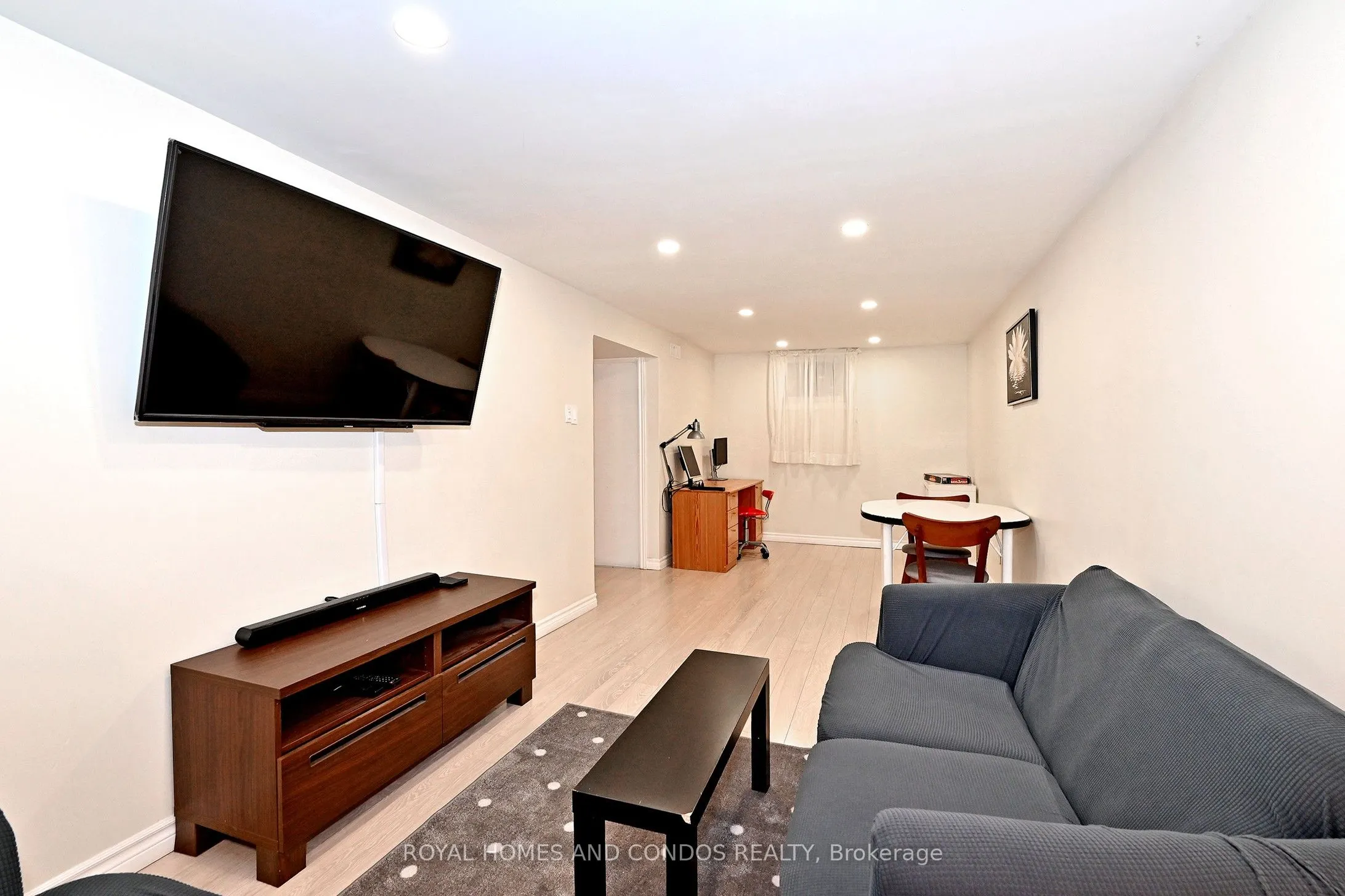 6 Raylawn Crescent