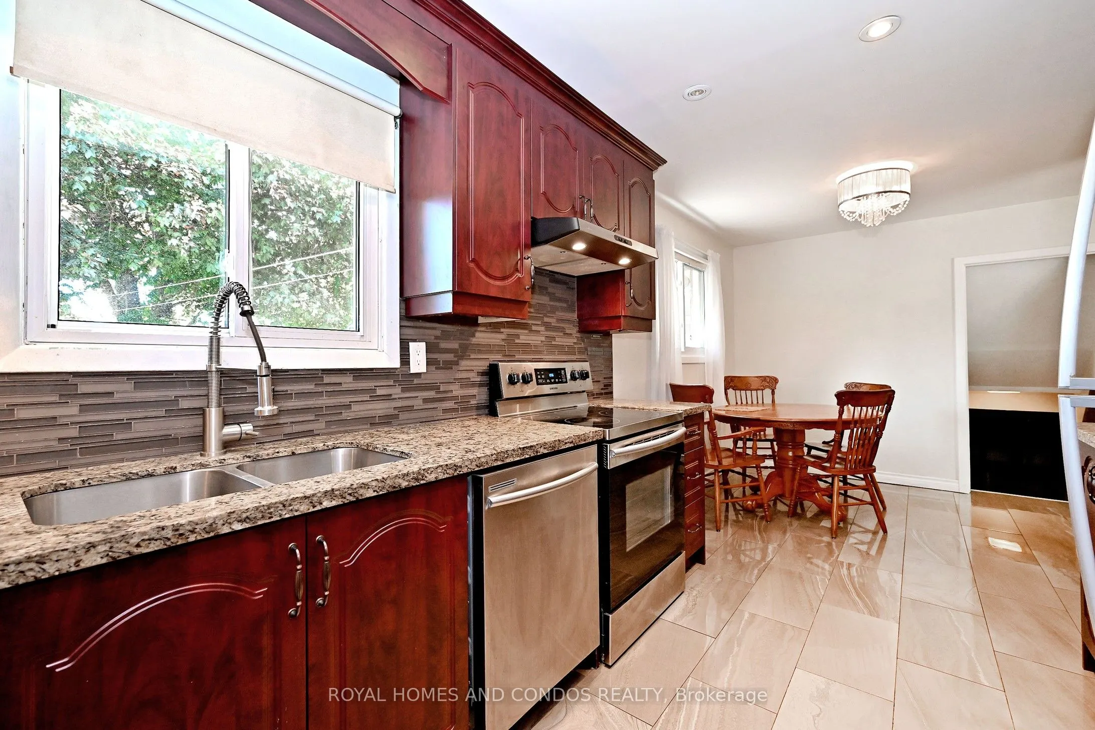 6 Raylawn Crescent