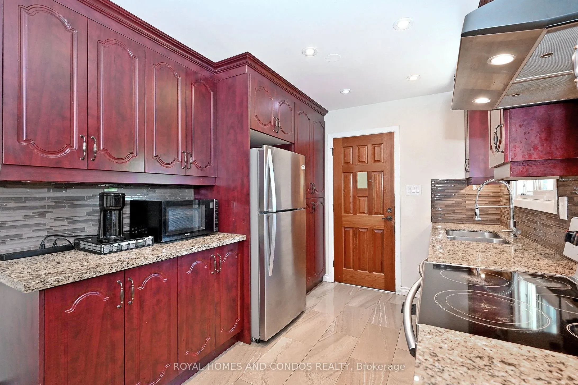 6 Raylawn Crescent