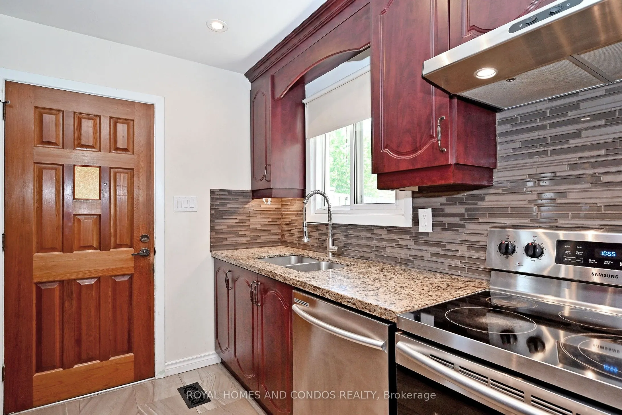 6 Raylawn Crescent