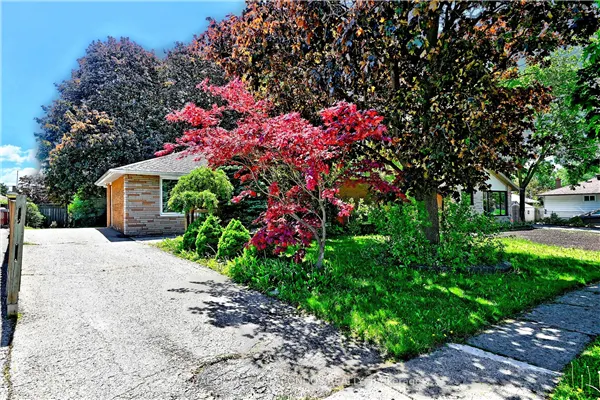 6 Raylawn Crescent