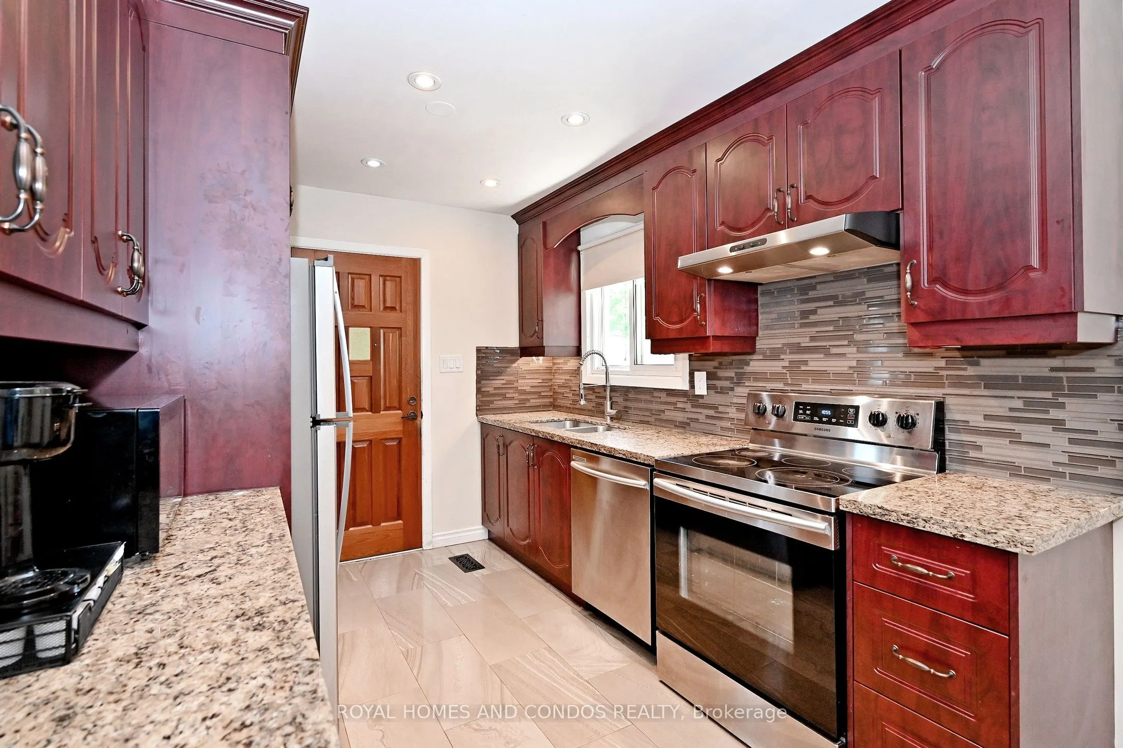 6 Raylawn Crescent