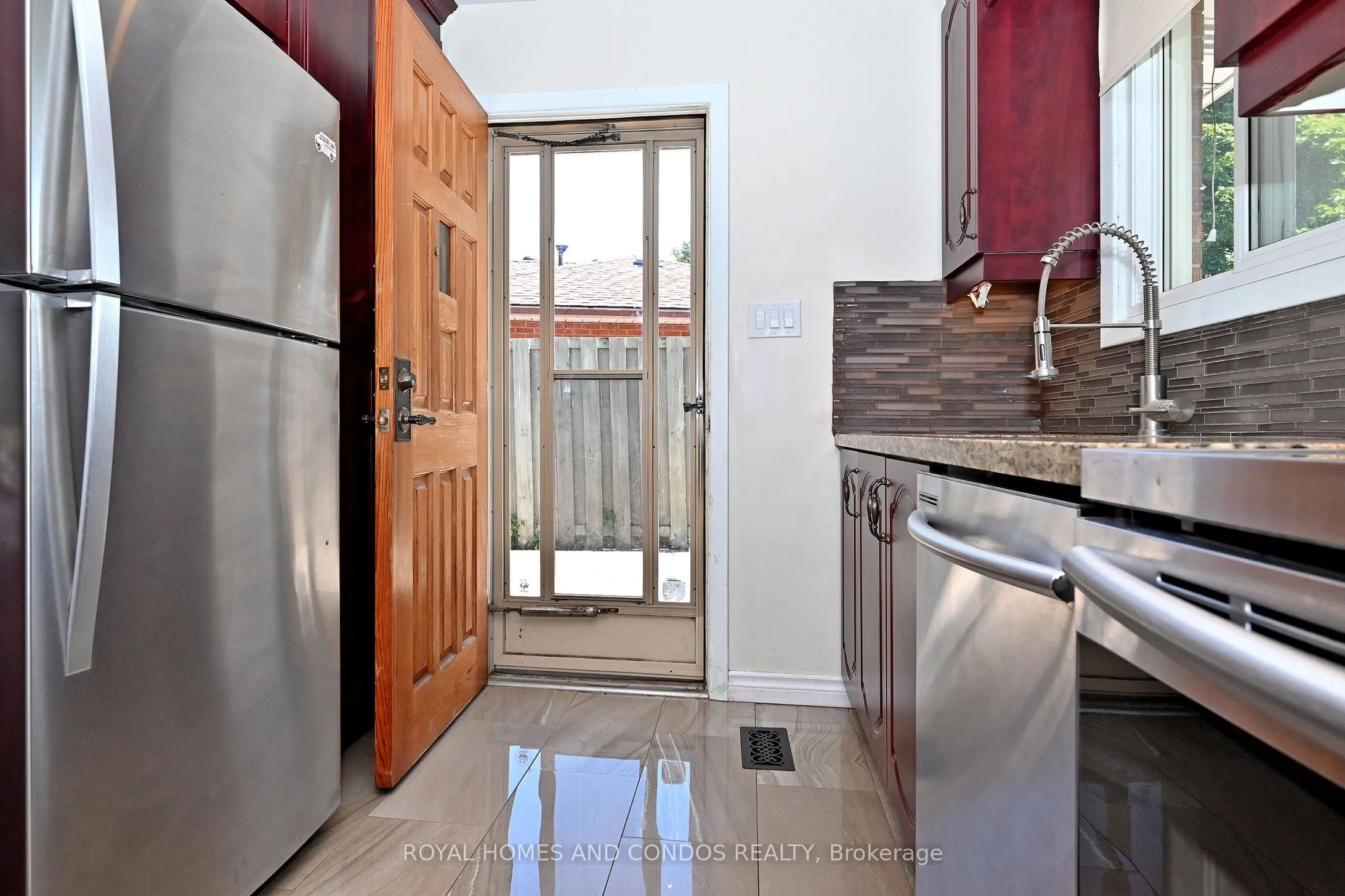 6 Raylawn Crescent