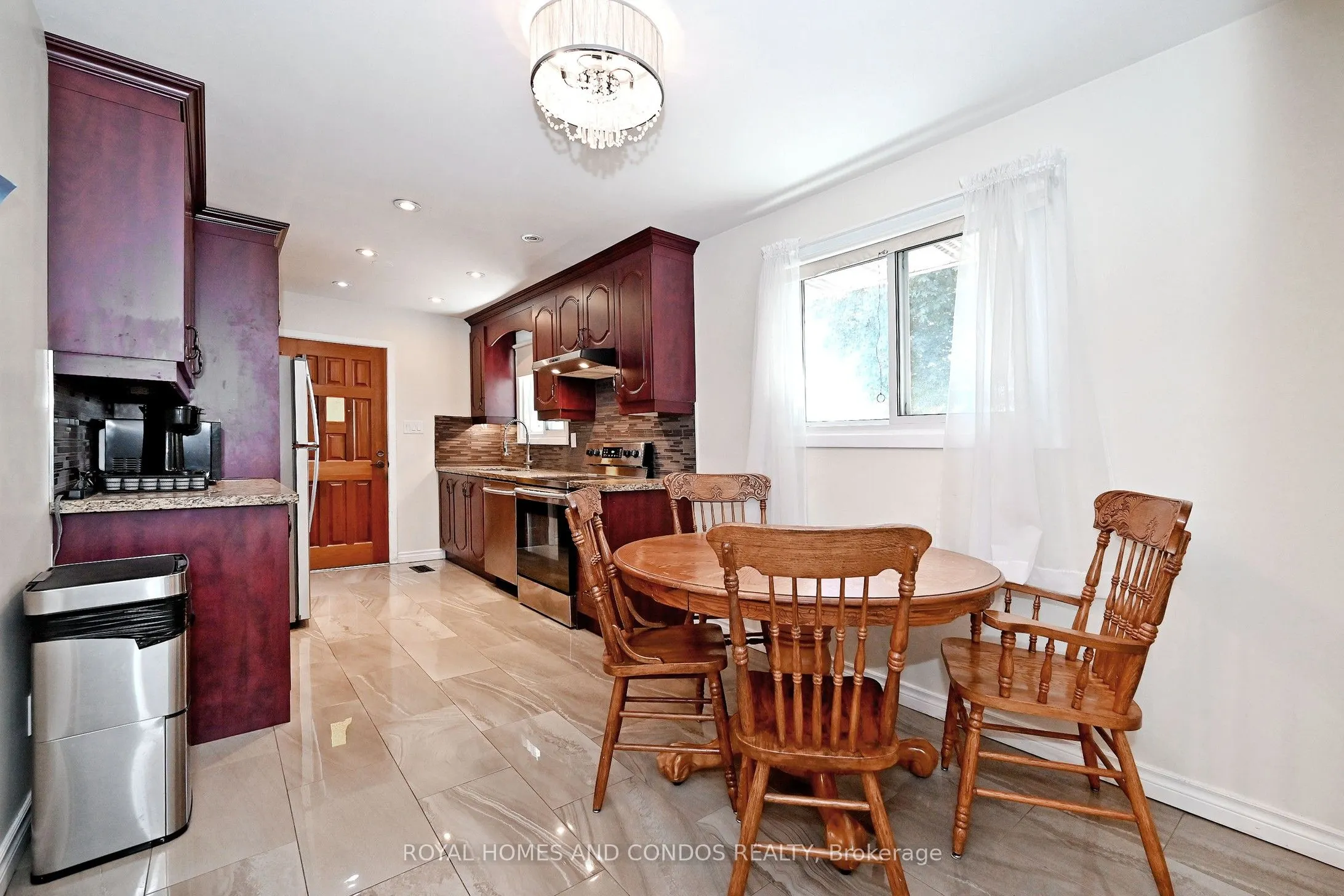 6 Raylawn Crescent