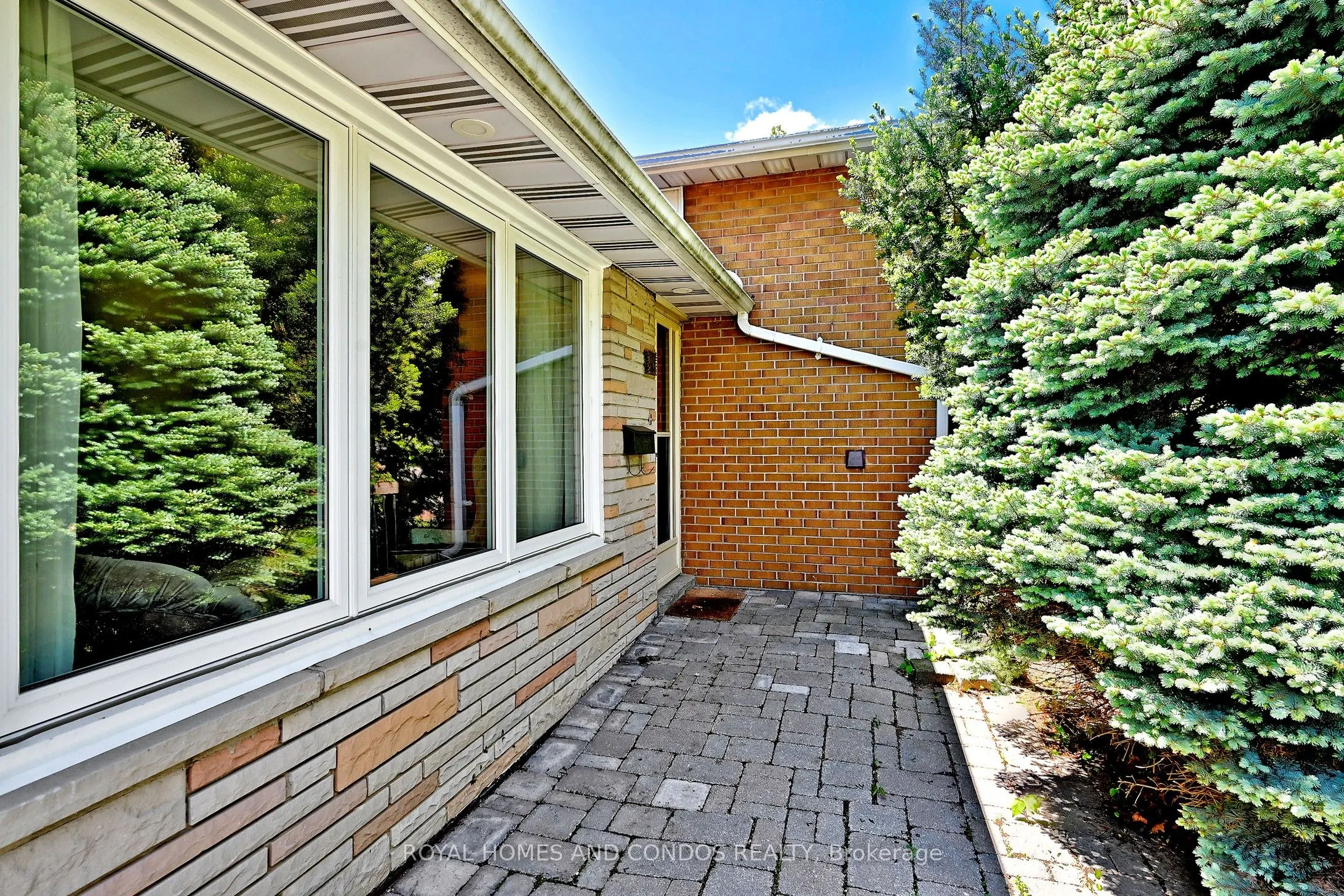 6 Raylawn Crescent