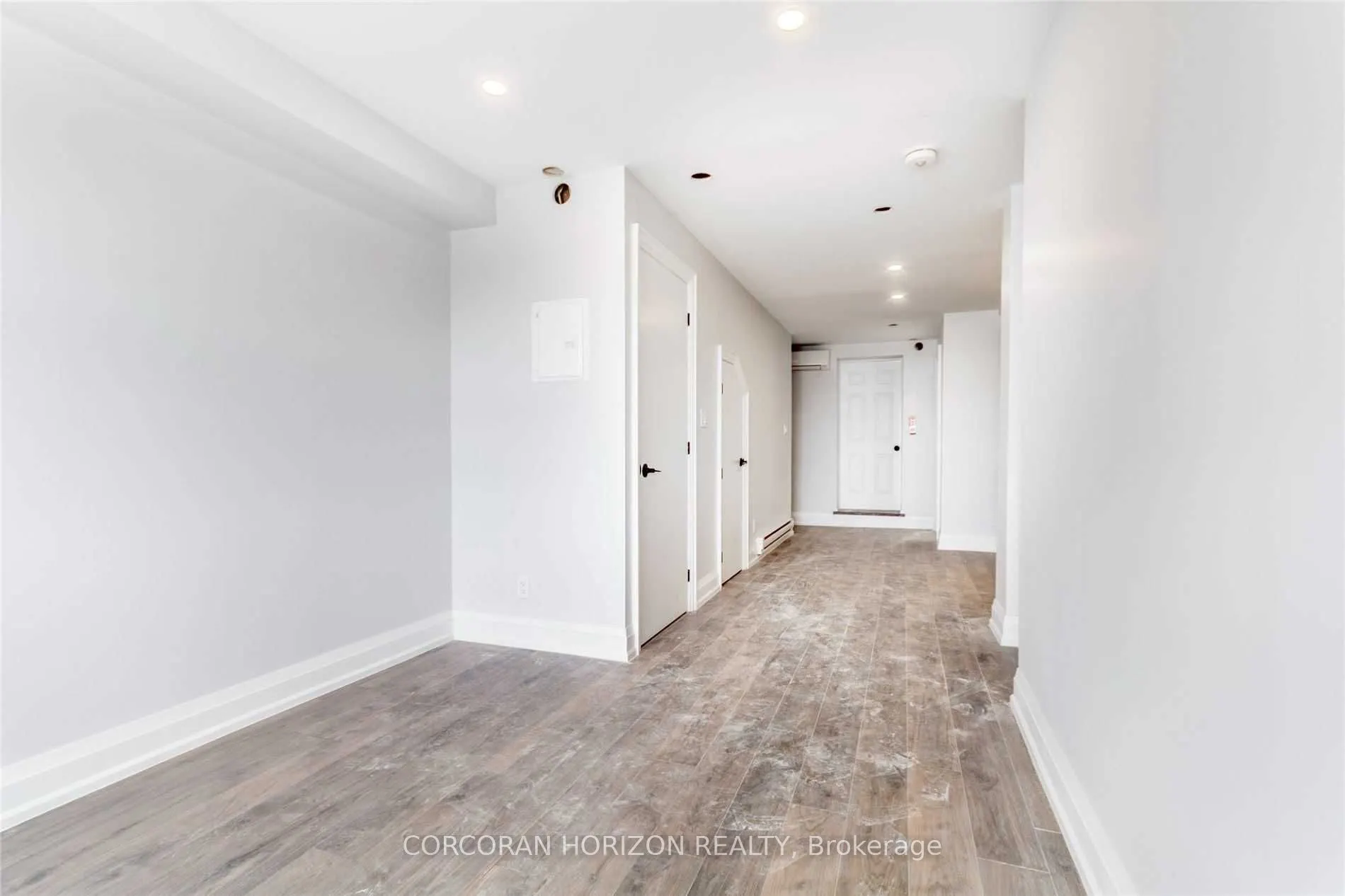 2261 Dundas Street W