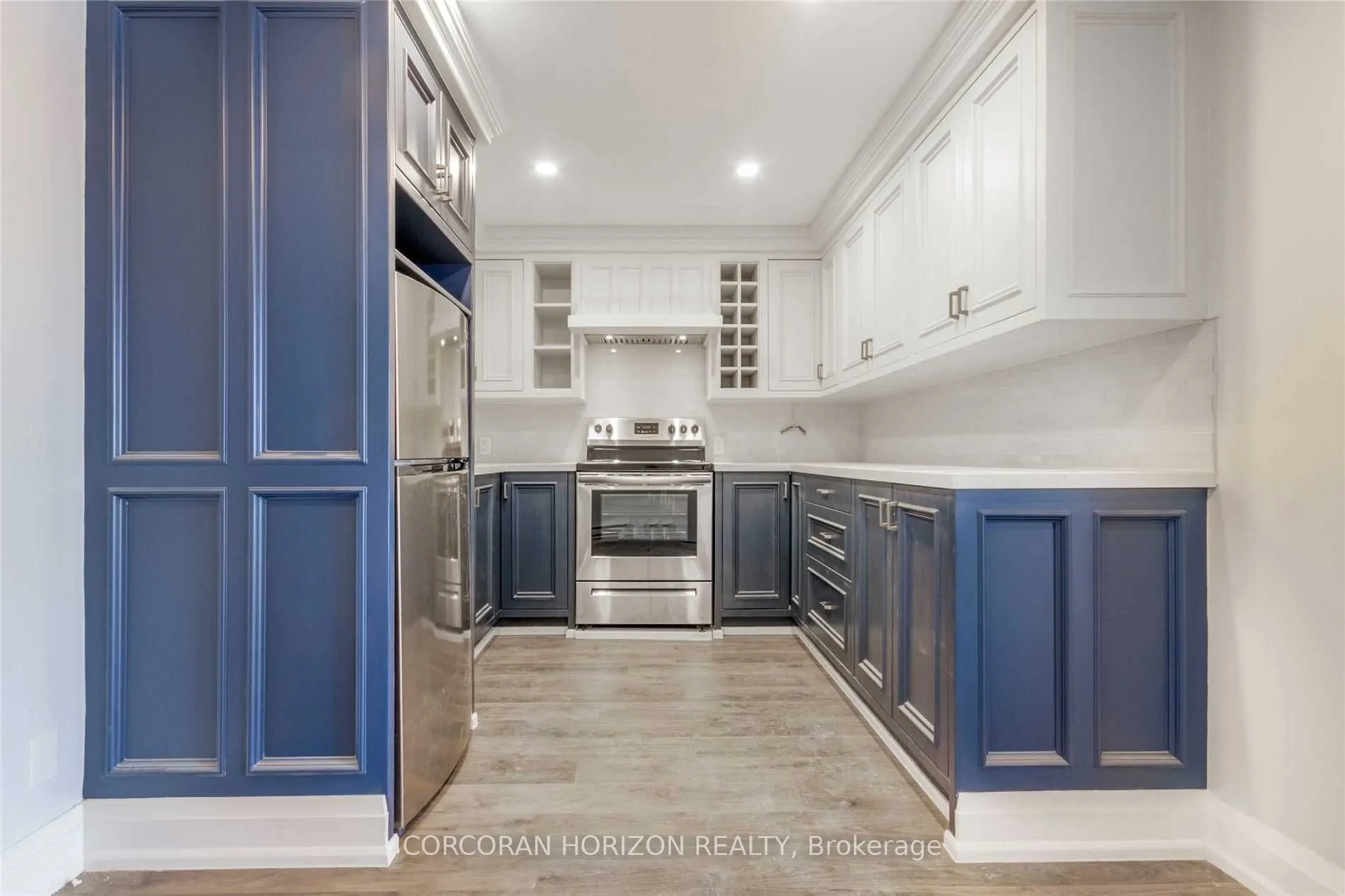 2261 Dundas Street W