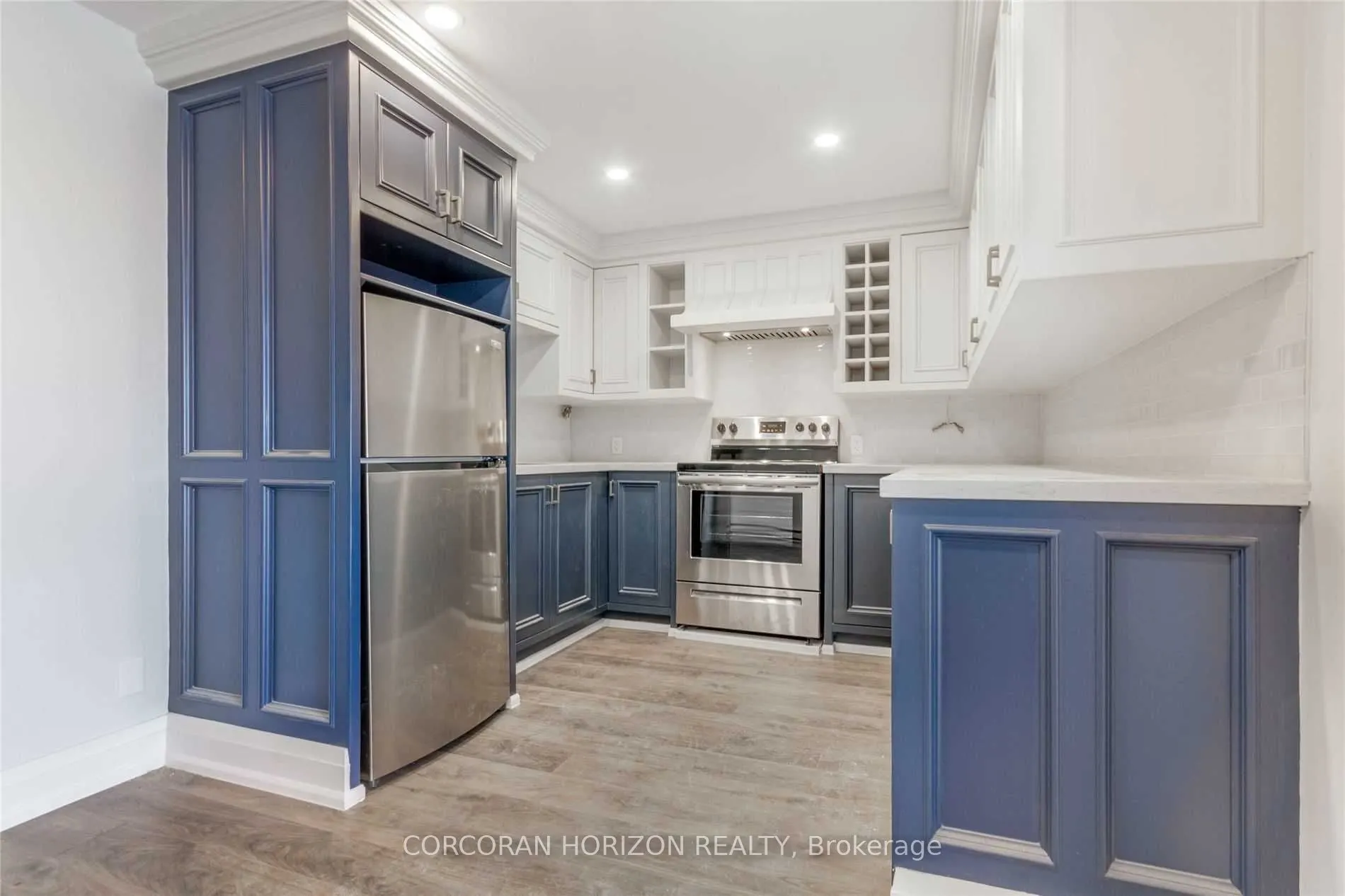2261 Dundas Street W