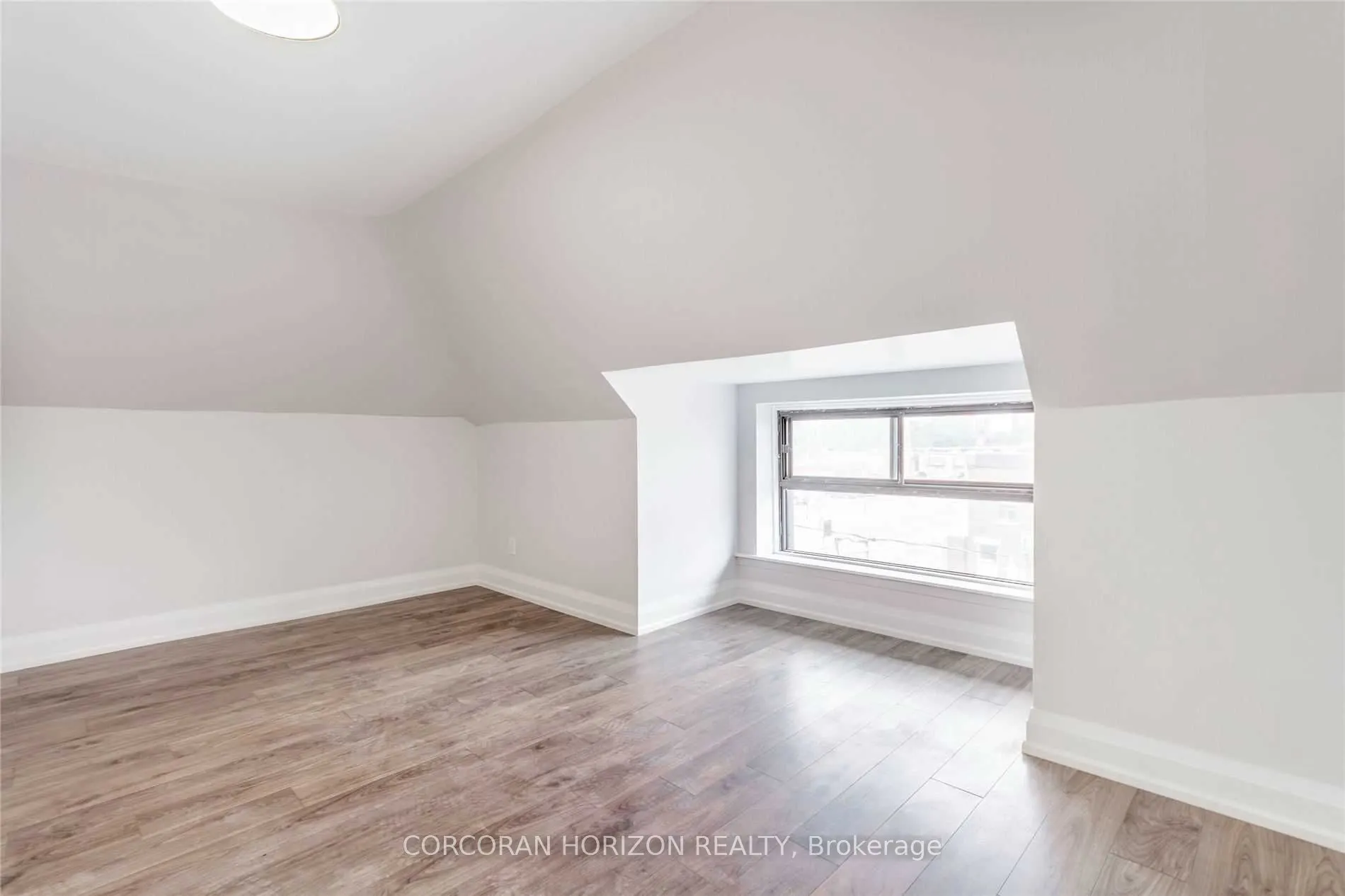 2261 Dundas Street W