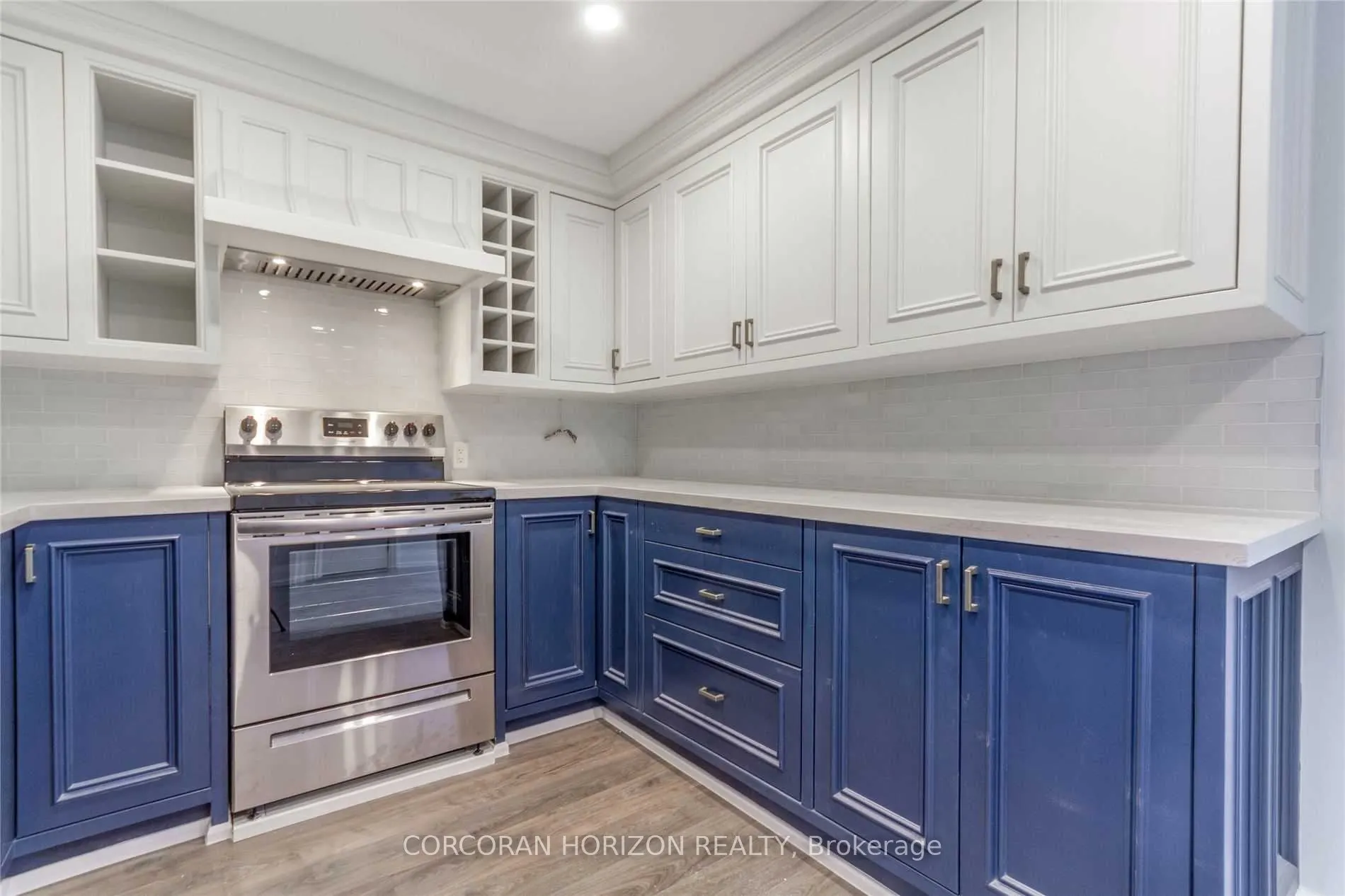 2261 Dundas Street W