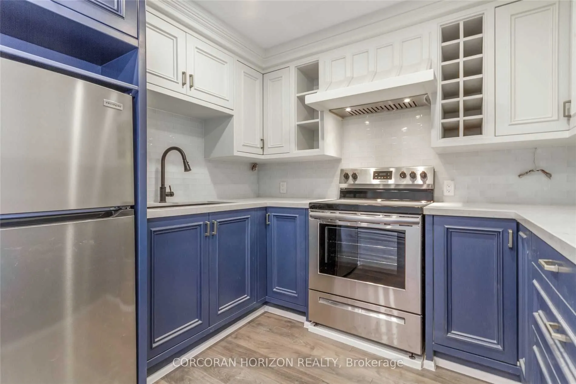 2261 Dundas Street W