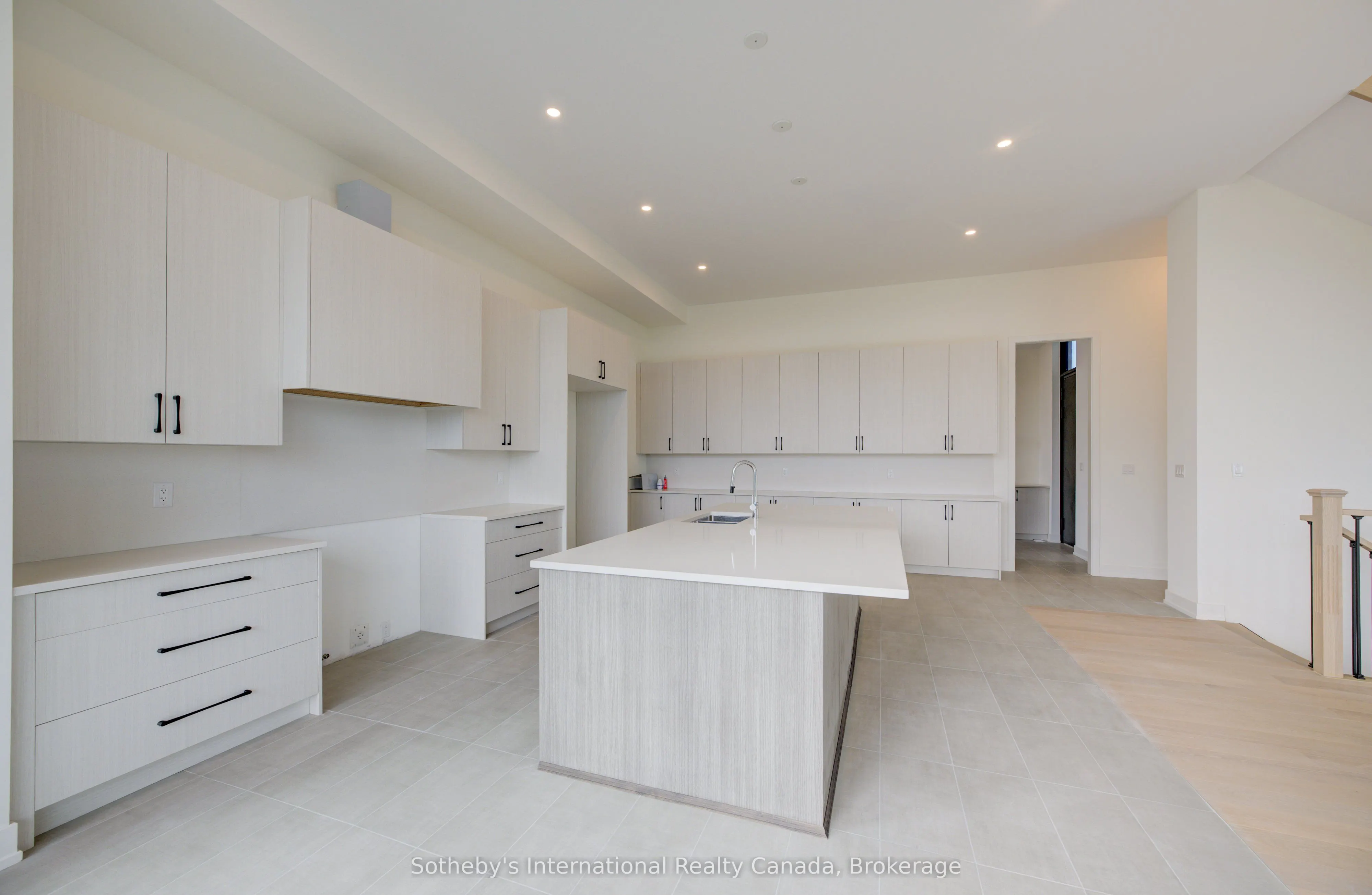 6 Sugarbush Court