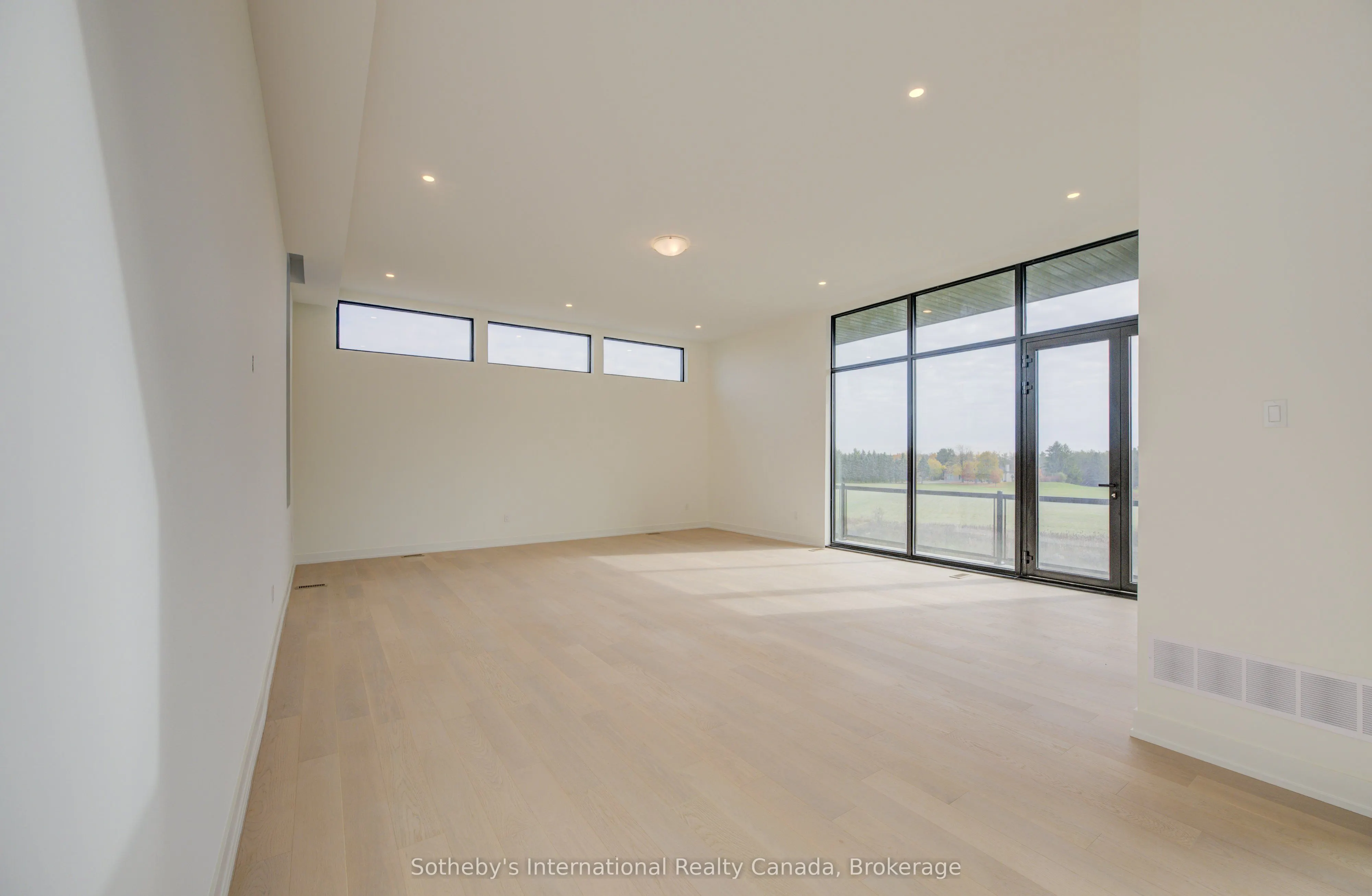 6 Sugarbush Court