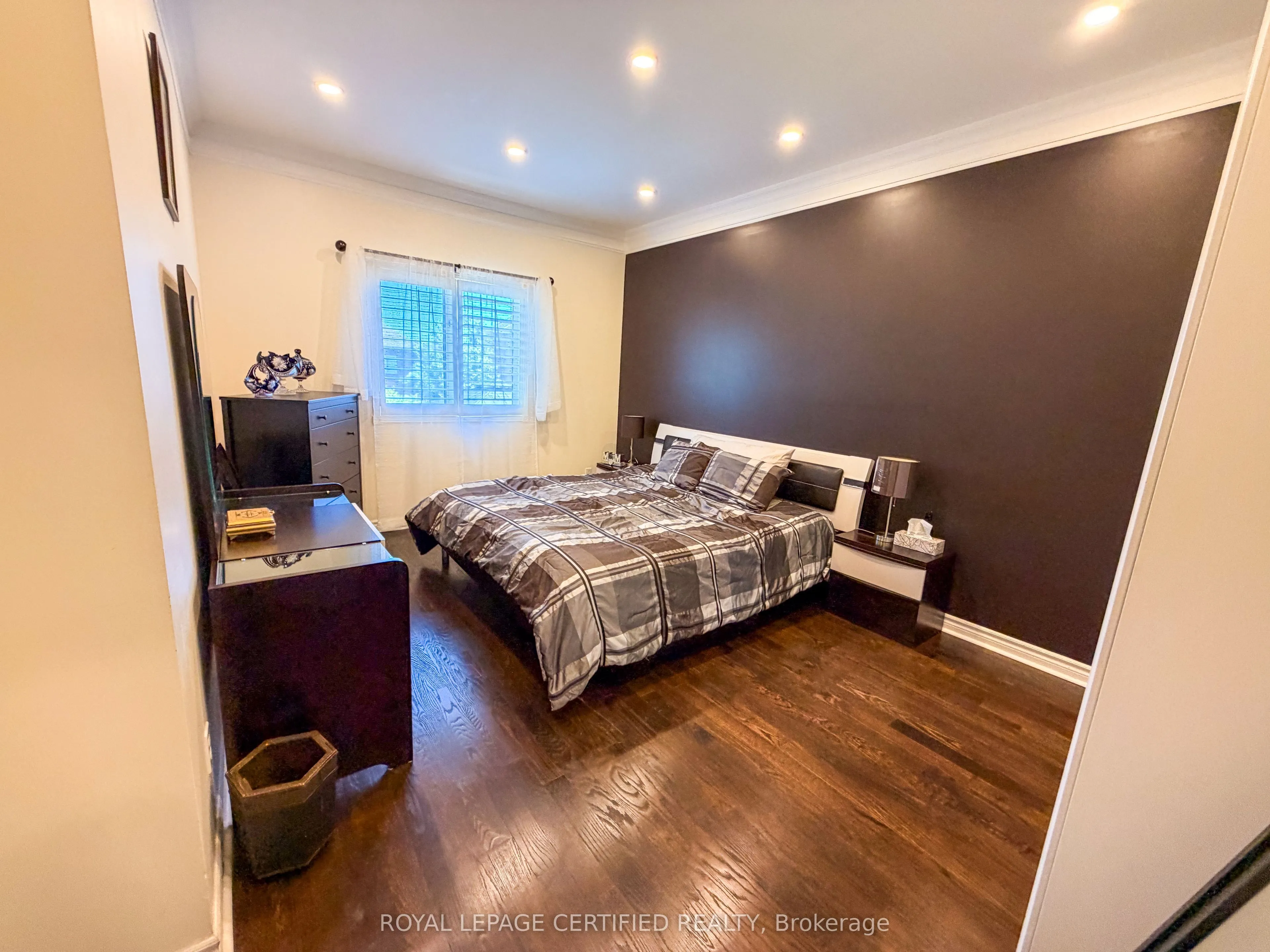 7349 Zinnia Place