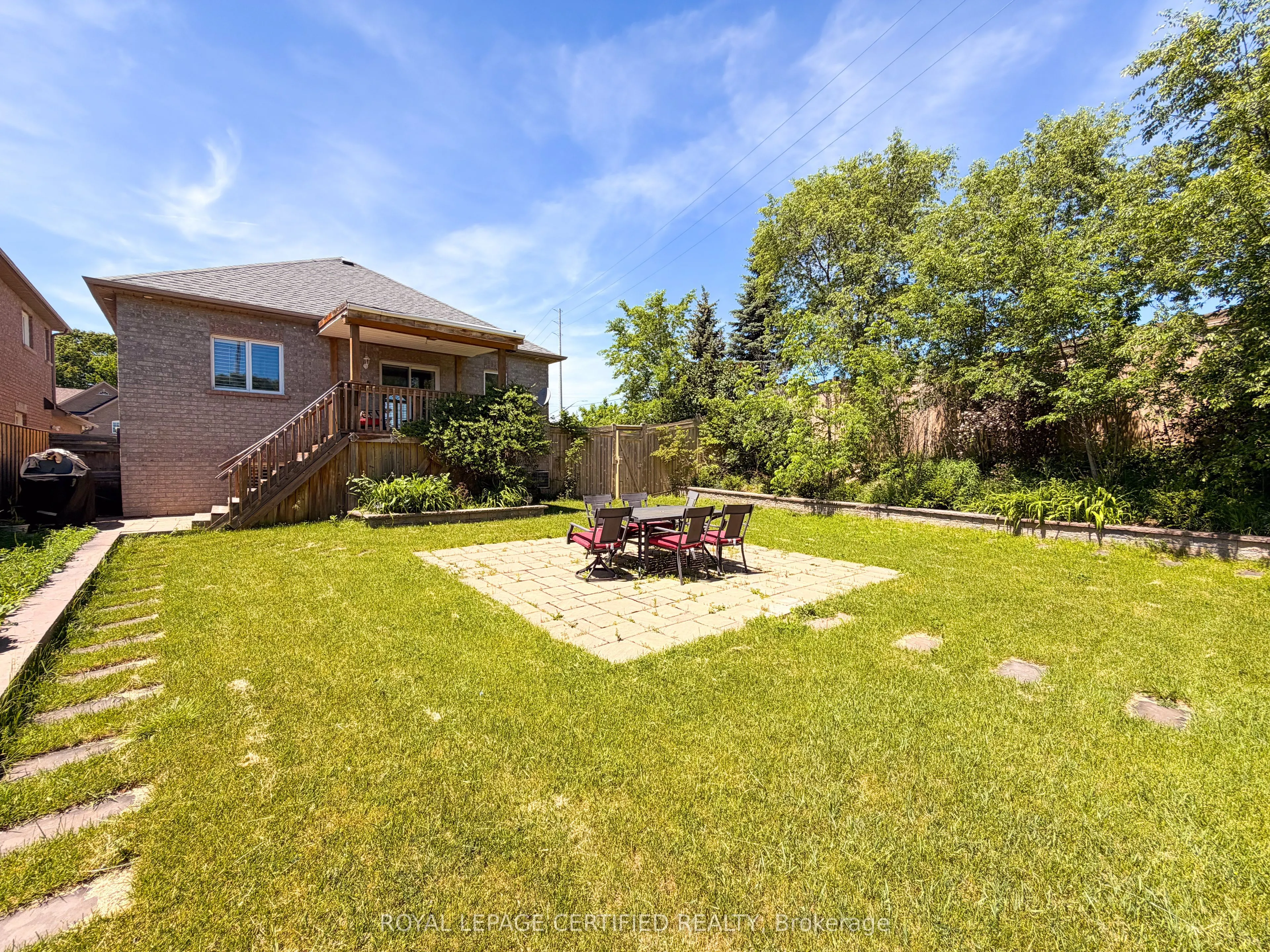 7349 Zinnia Place
