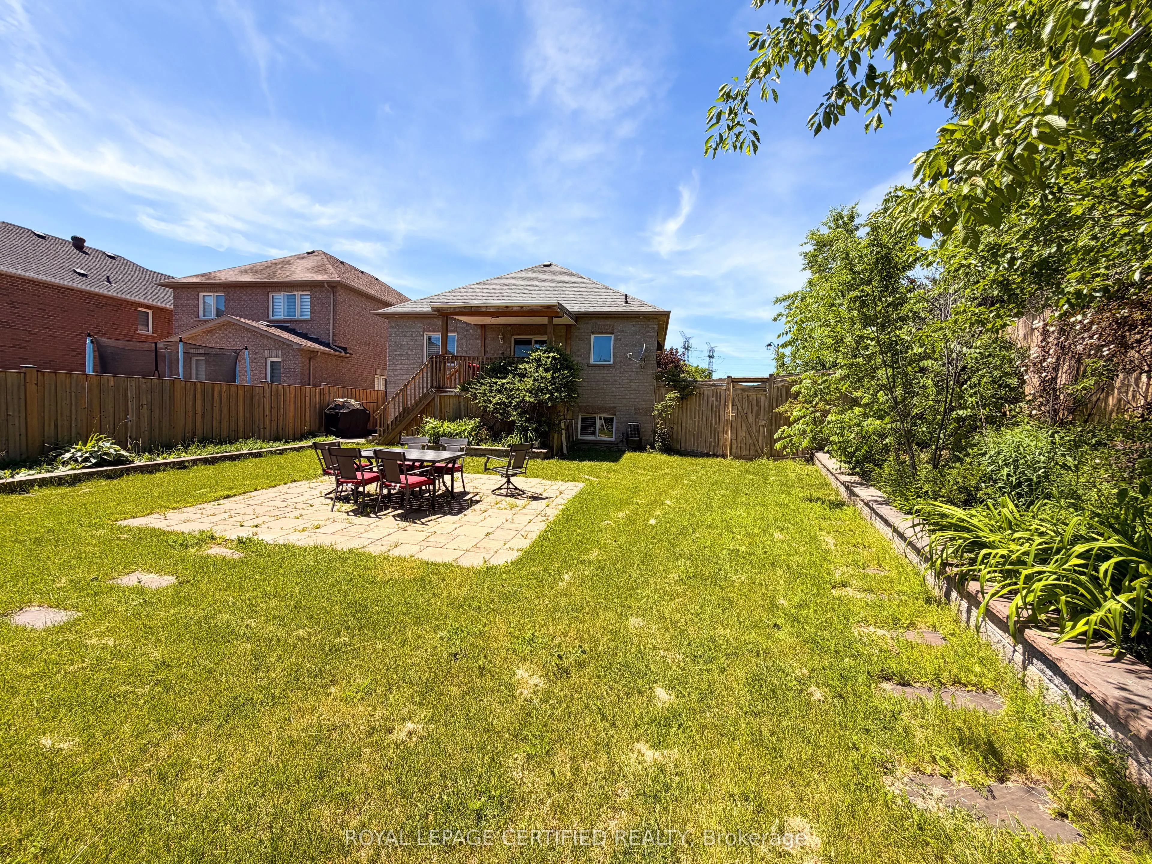 7349 Zinnia Place